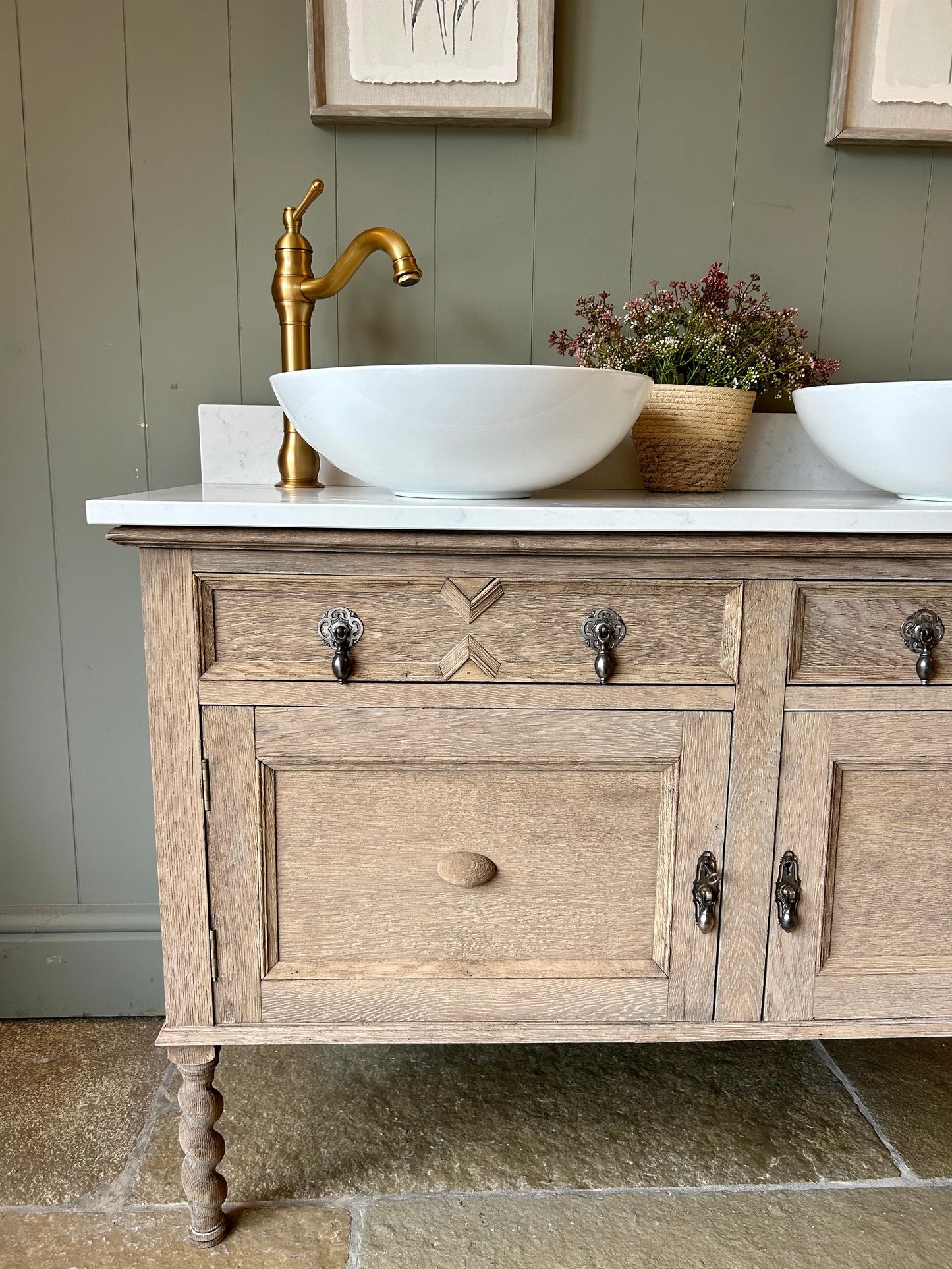 Rustic Weathered Oak Double Vanity Sink, quartz top, Upstand and two basins. (123cm wide)