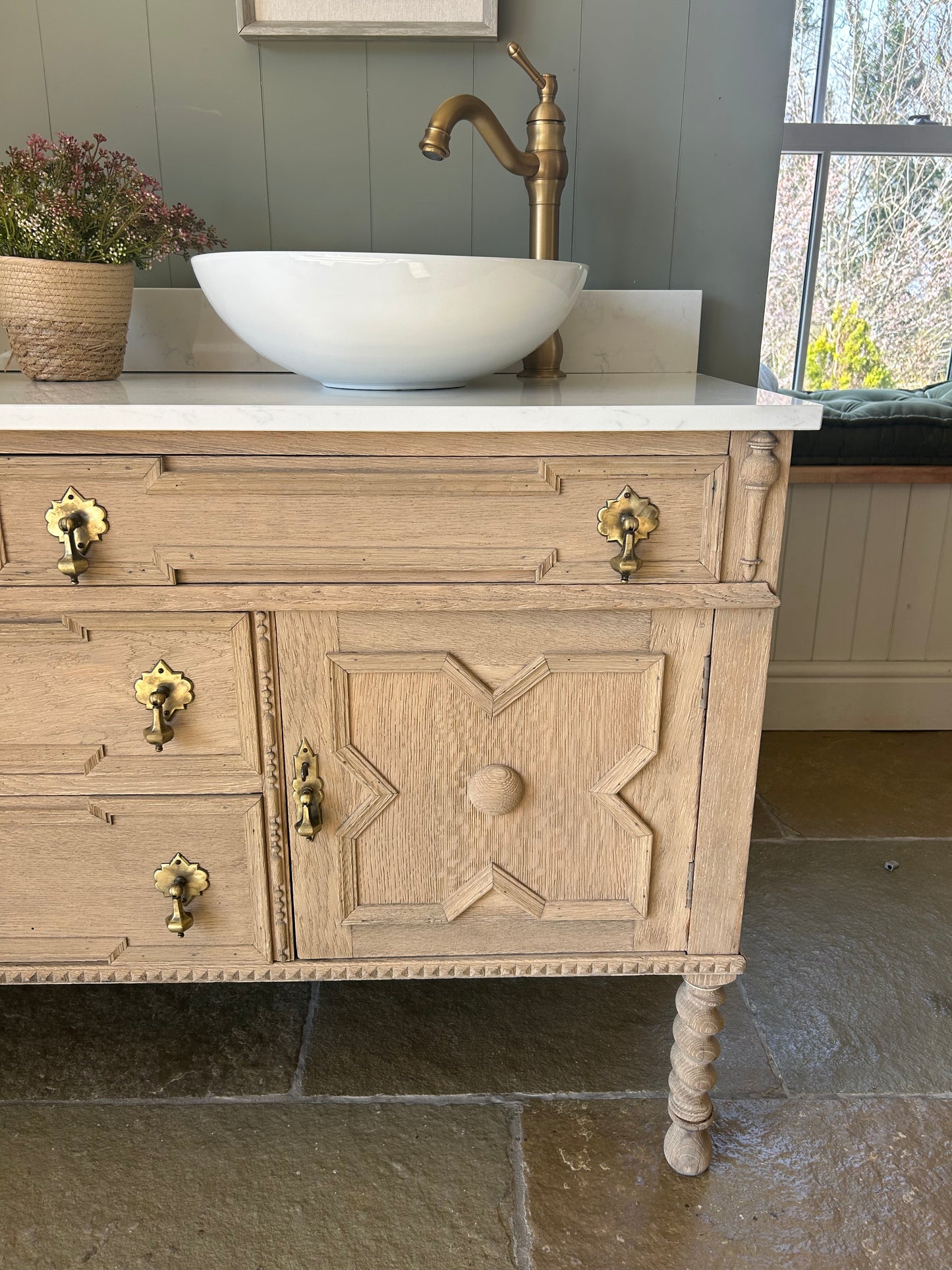 Vintage Oak Double vanity sink (147cm wide) quartz top, Upstand and basins