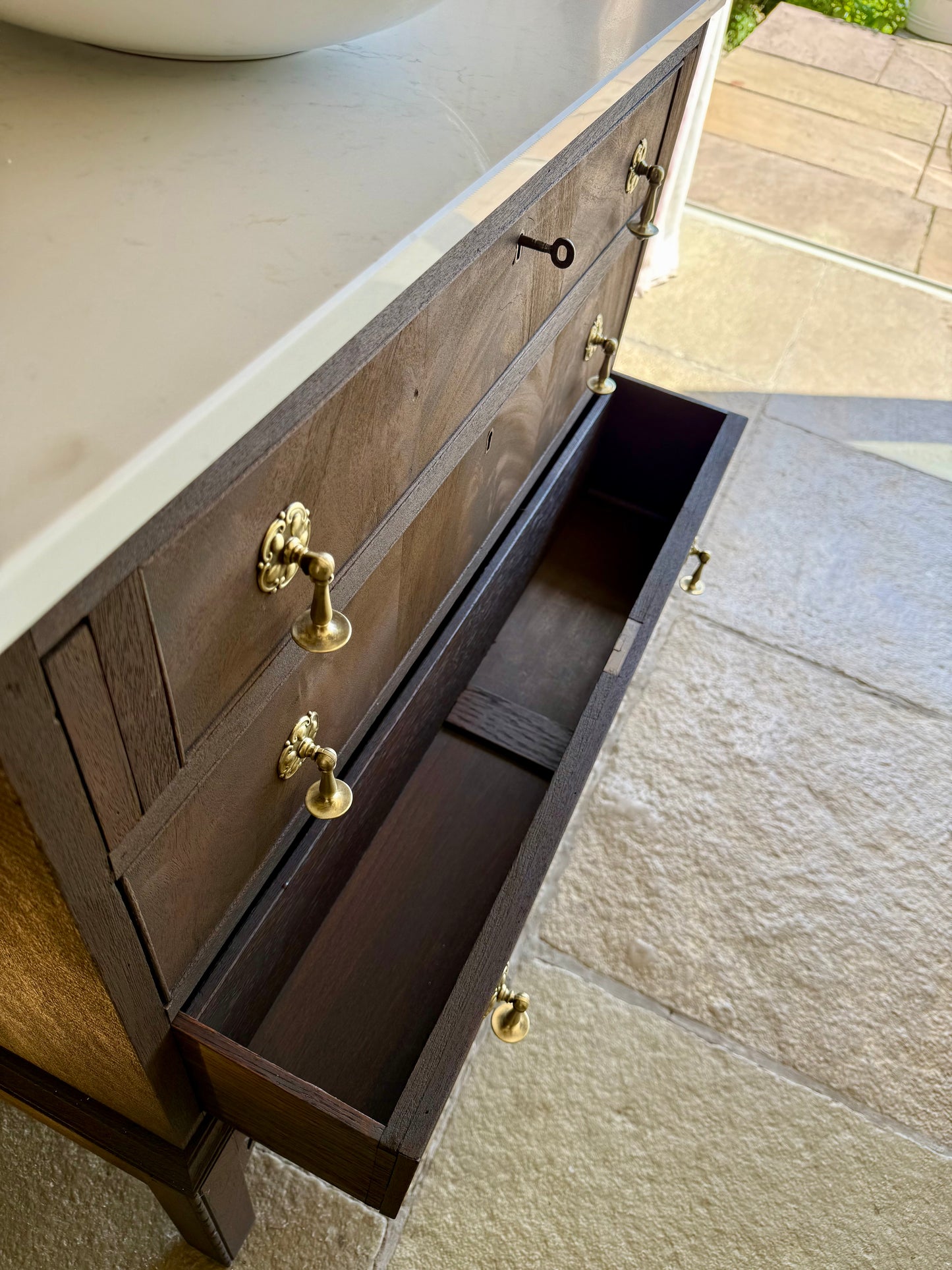 Vintage Single Vanity Sink Unit, Quartz Top, Upstand and Basin (78.5cm wide)