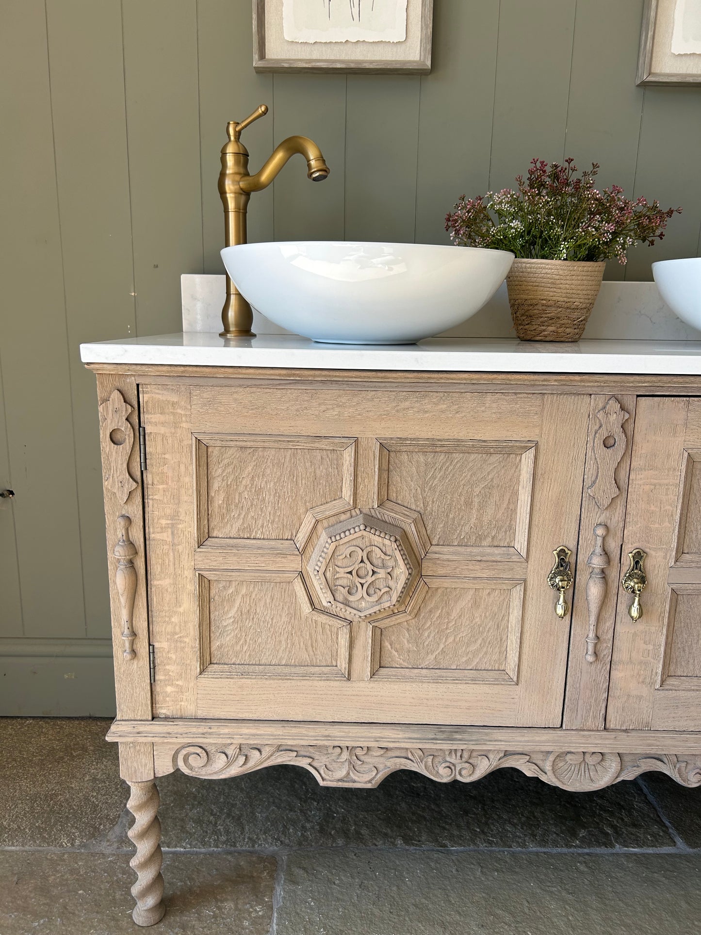 Ornate Vintage Double Vanity Sink, quartz top, Upstand and basins. 121cm wide