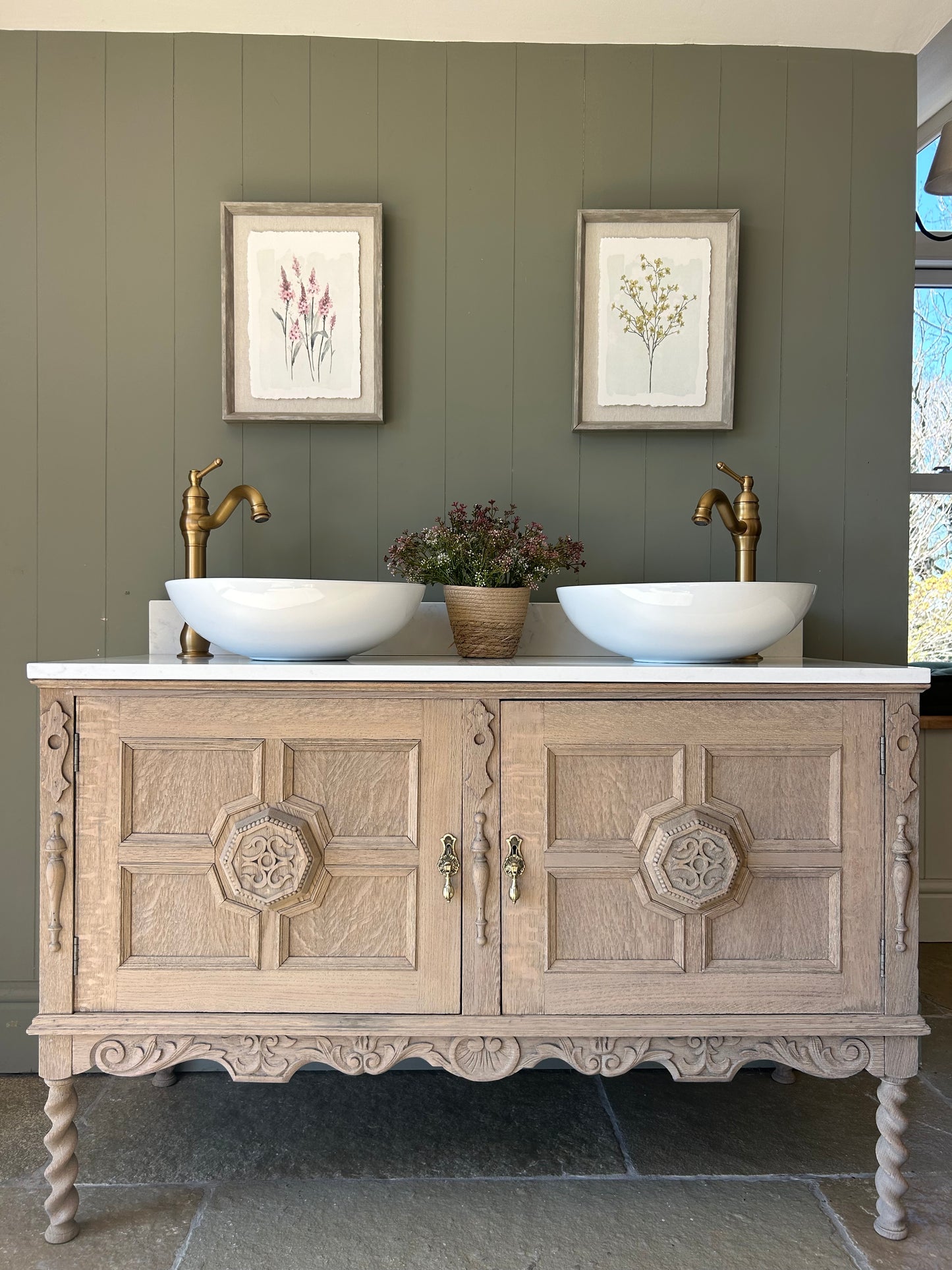 Ornate Vintage Double Vanity Sink, quartz top, Upstand and basins. 121cm wide