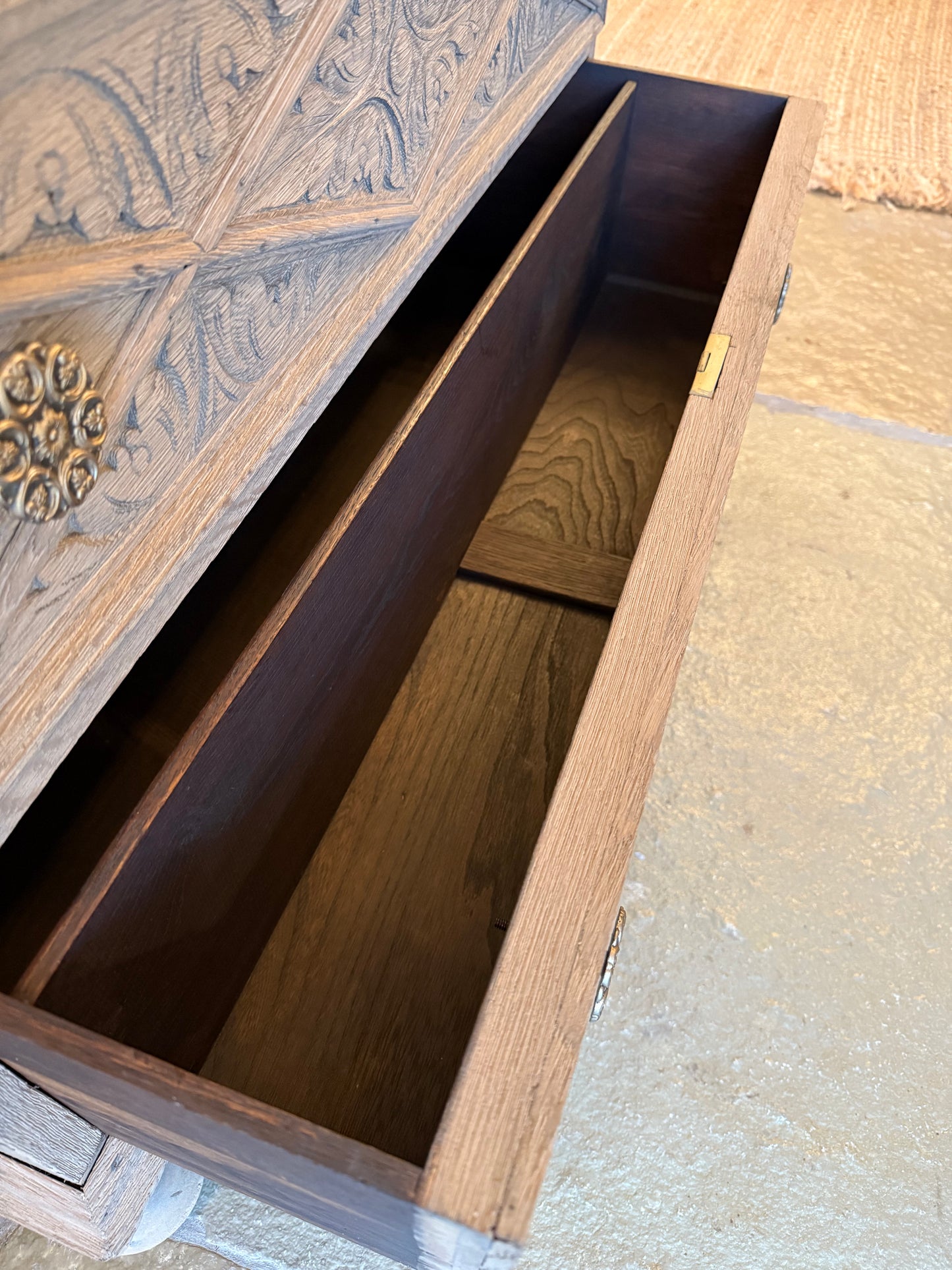 Antique Carved Oak Vanity Sink, Quartz top, Upstand and Basin. (88cm wide)