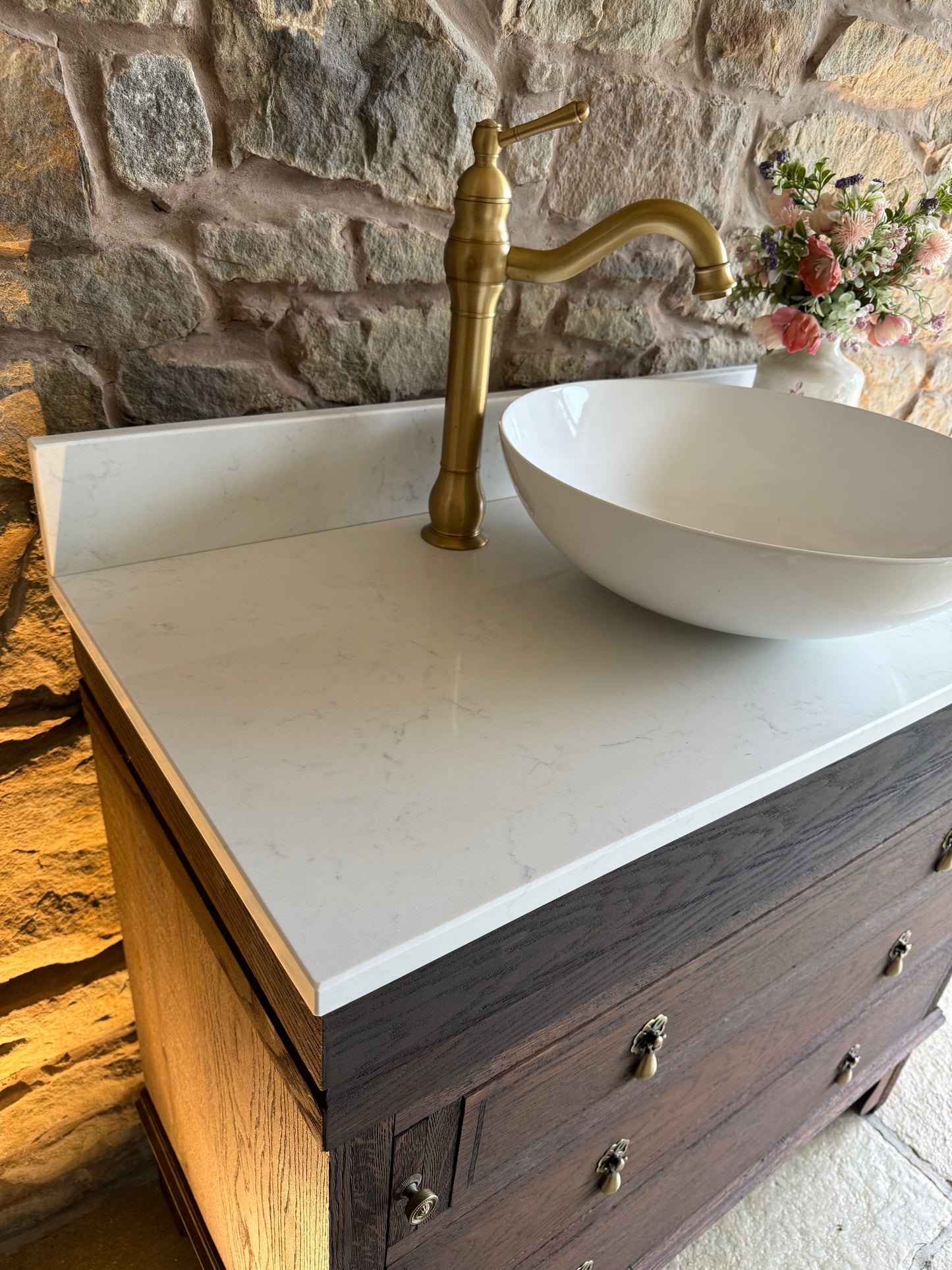 Vintage Solid Oak Vanity Sink Unit, Carrara Quartz Top, Upstand and Basin (94cm wide)