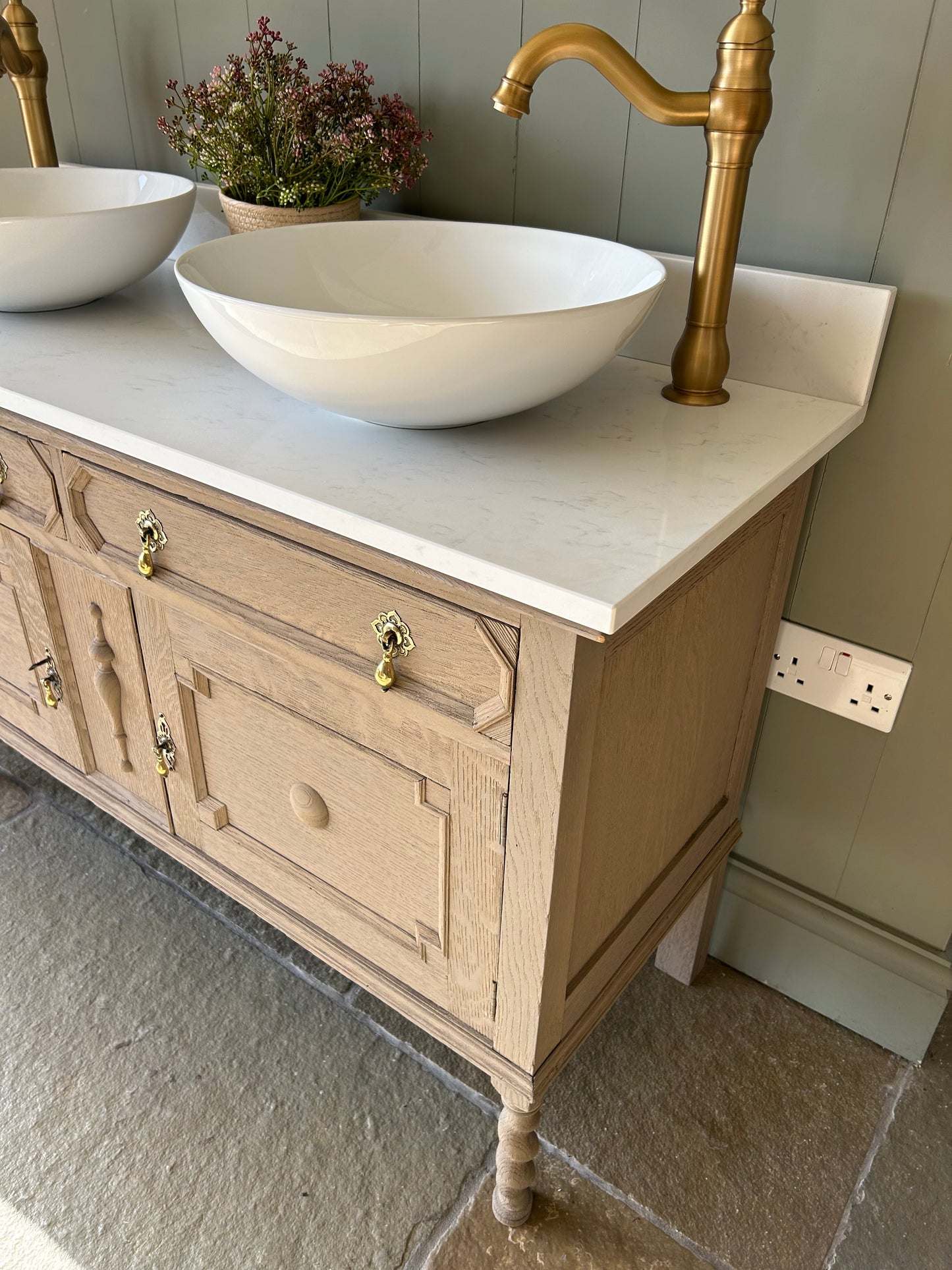Double Vanity Sink, Solid Weathered Oak with basins, quartz top and Upstand. 123cm wide