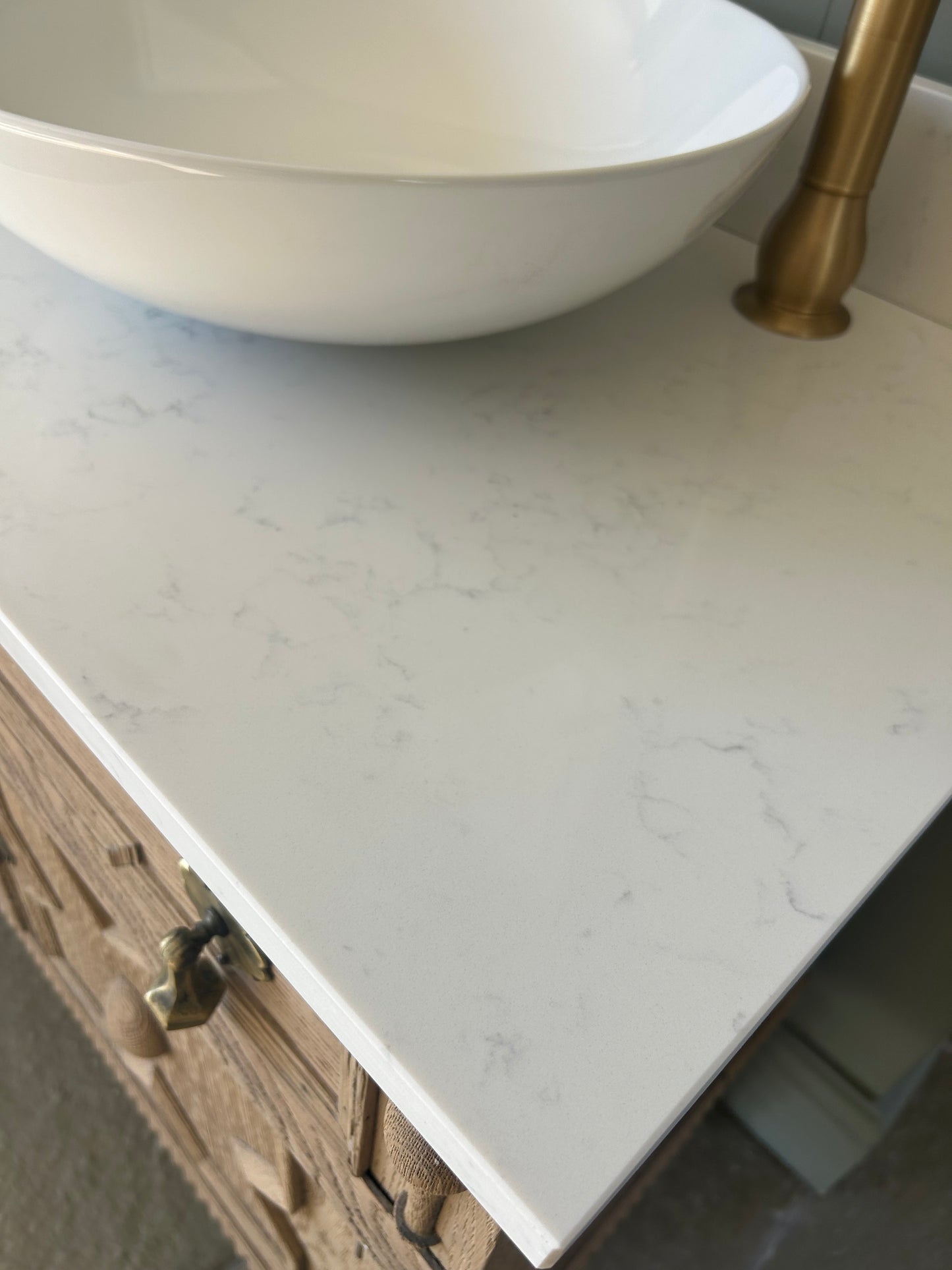 Vintage Oak Double vanity sink (147cm wide) quartz top, Upstand and basins