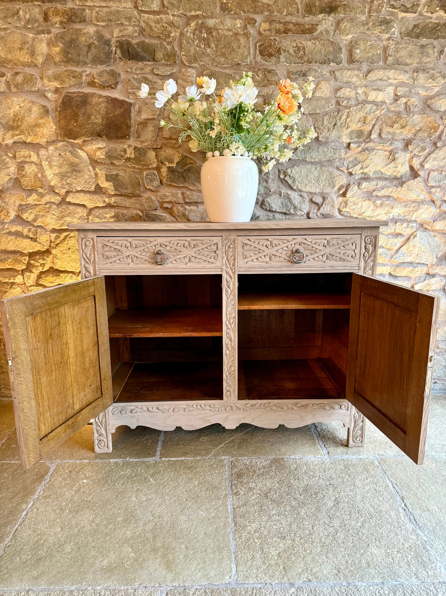 Antique Oak Sideboard with Beautiful Carvings (121 cm)