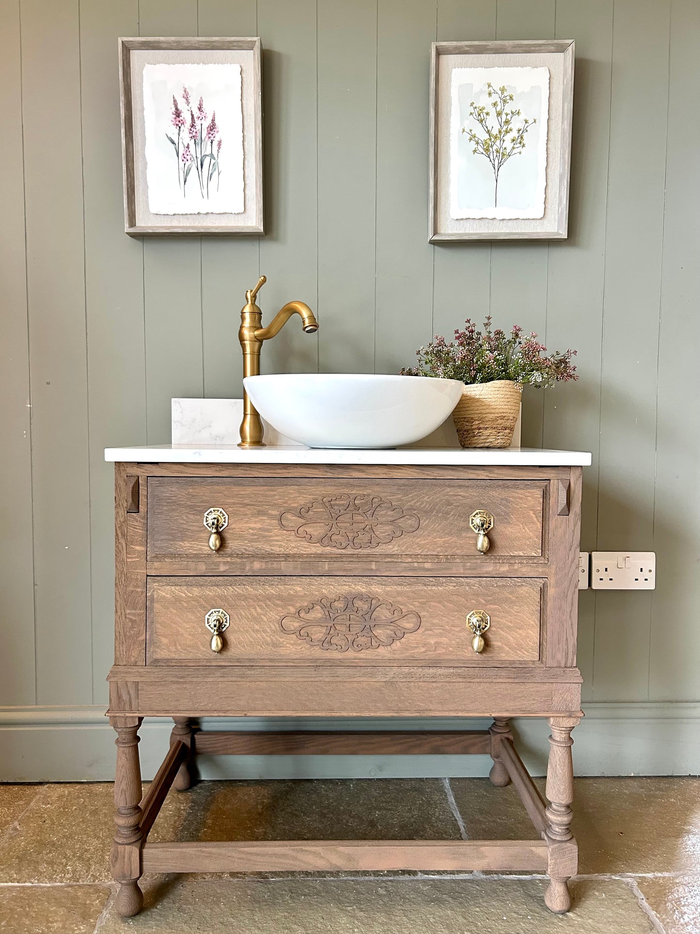 Single Oak Vintage Vanity Sink (77cm wide) finished in a Mid Oak