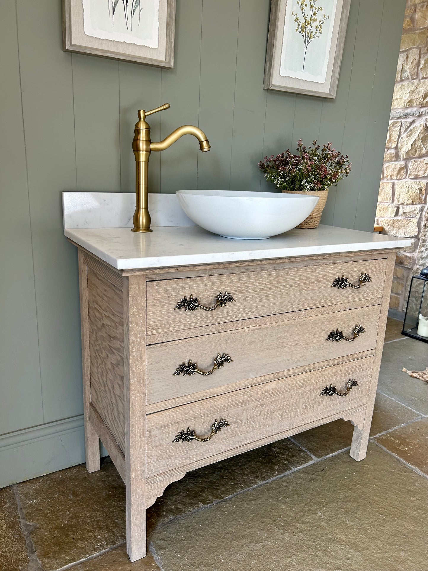 Medium Vanity Sink with Quartz top and Upstand. (91cm wide)