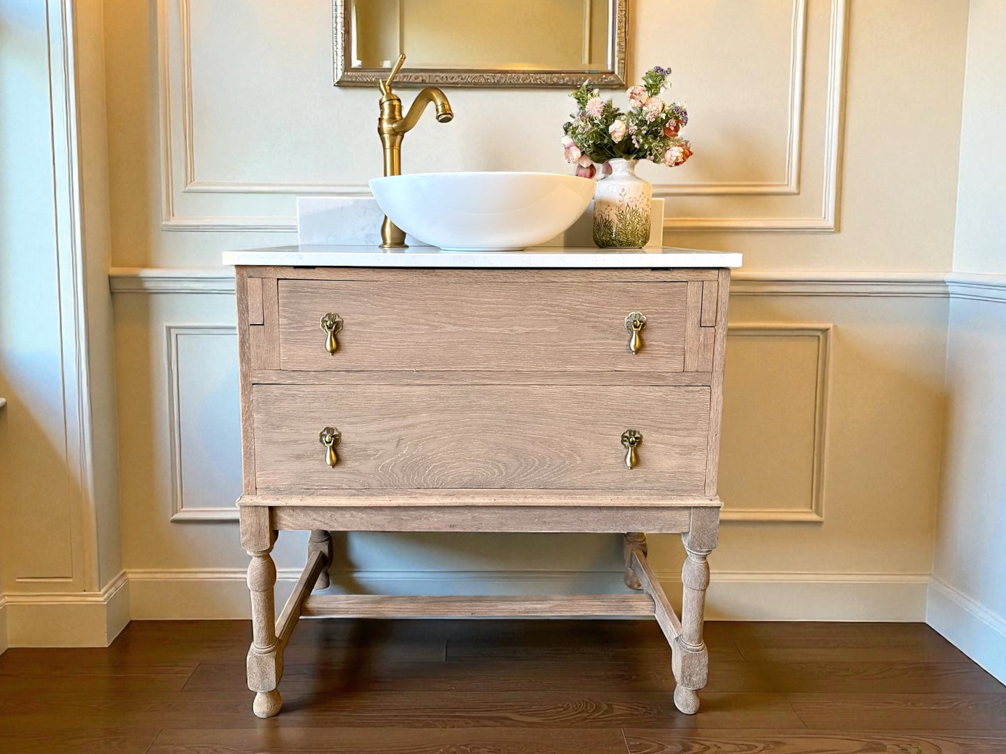 Single Vintage Vanity Unit, Quartz top, Upstand and basin (78cm wide)