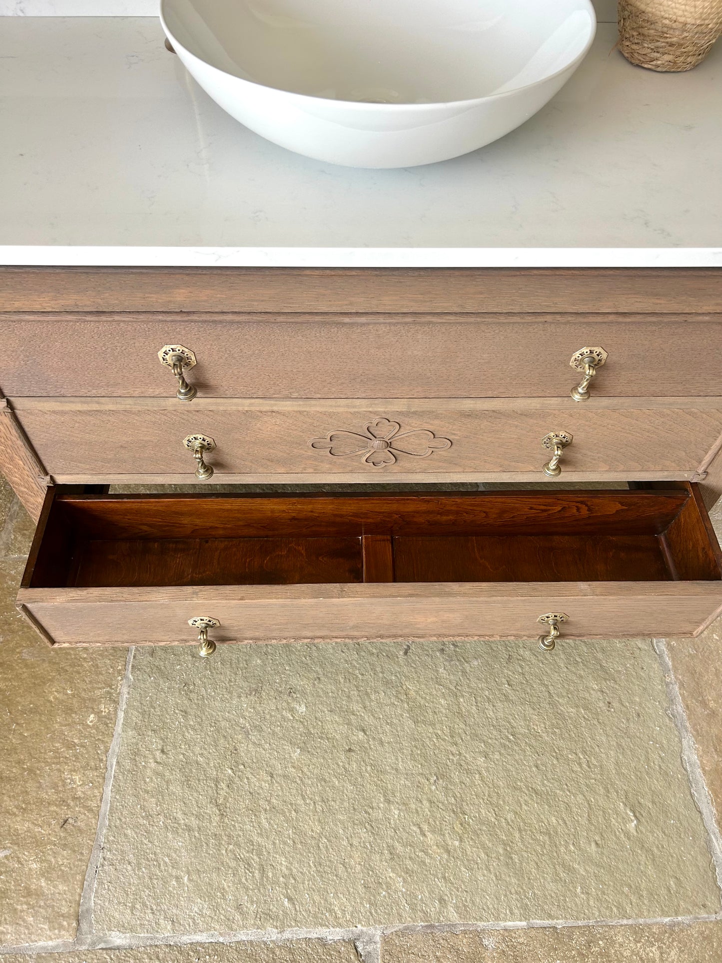 Single Vintage Vanity Sink. Solid Warm Oak, Quartz Top, Upstand and Basin 101cm wide
