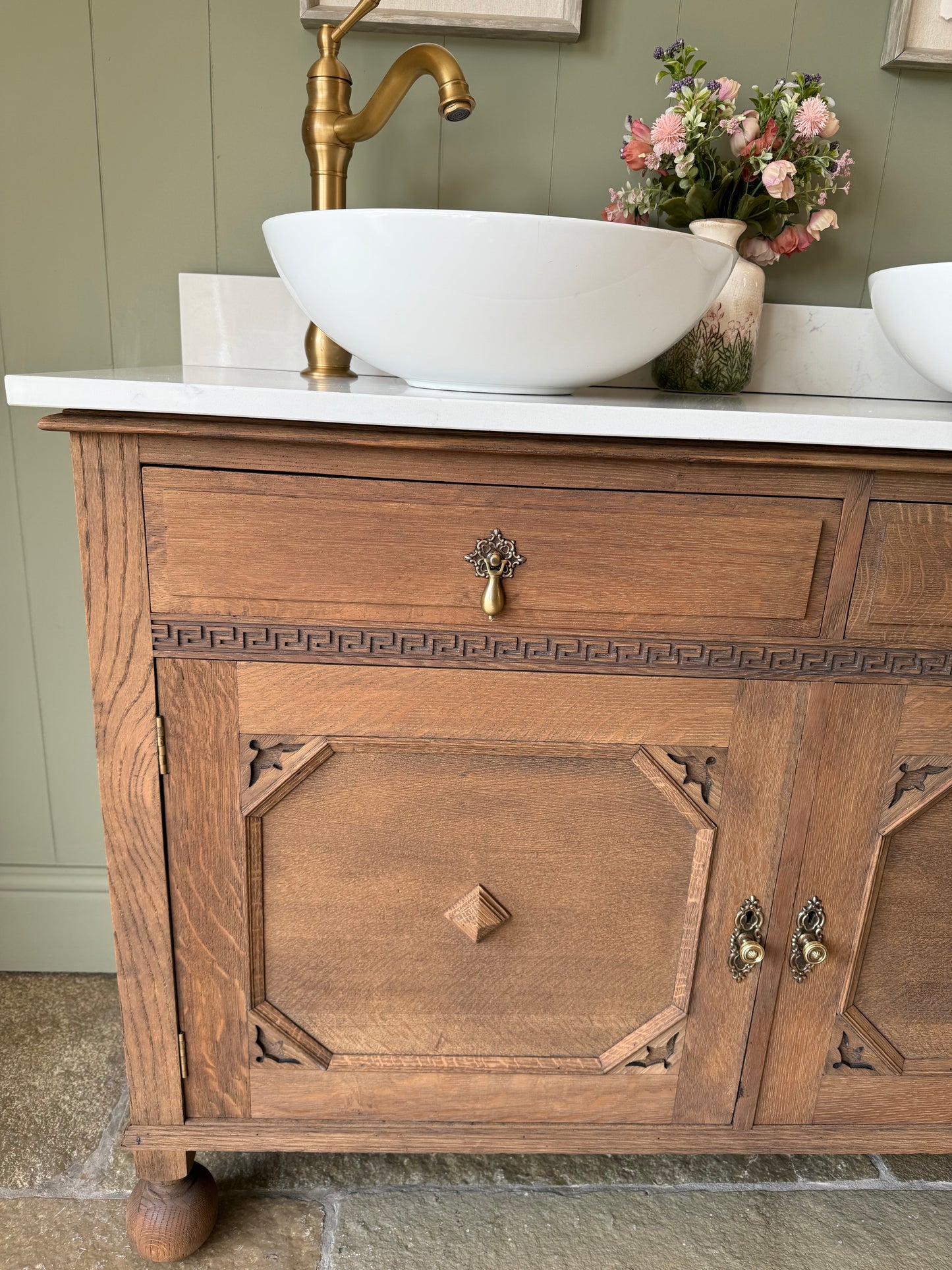 Vintage Oak Double Vanity Sink, Quartz top, Upstand and basins. (124cm wide)