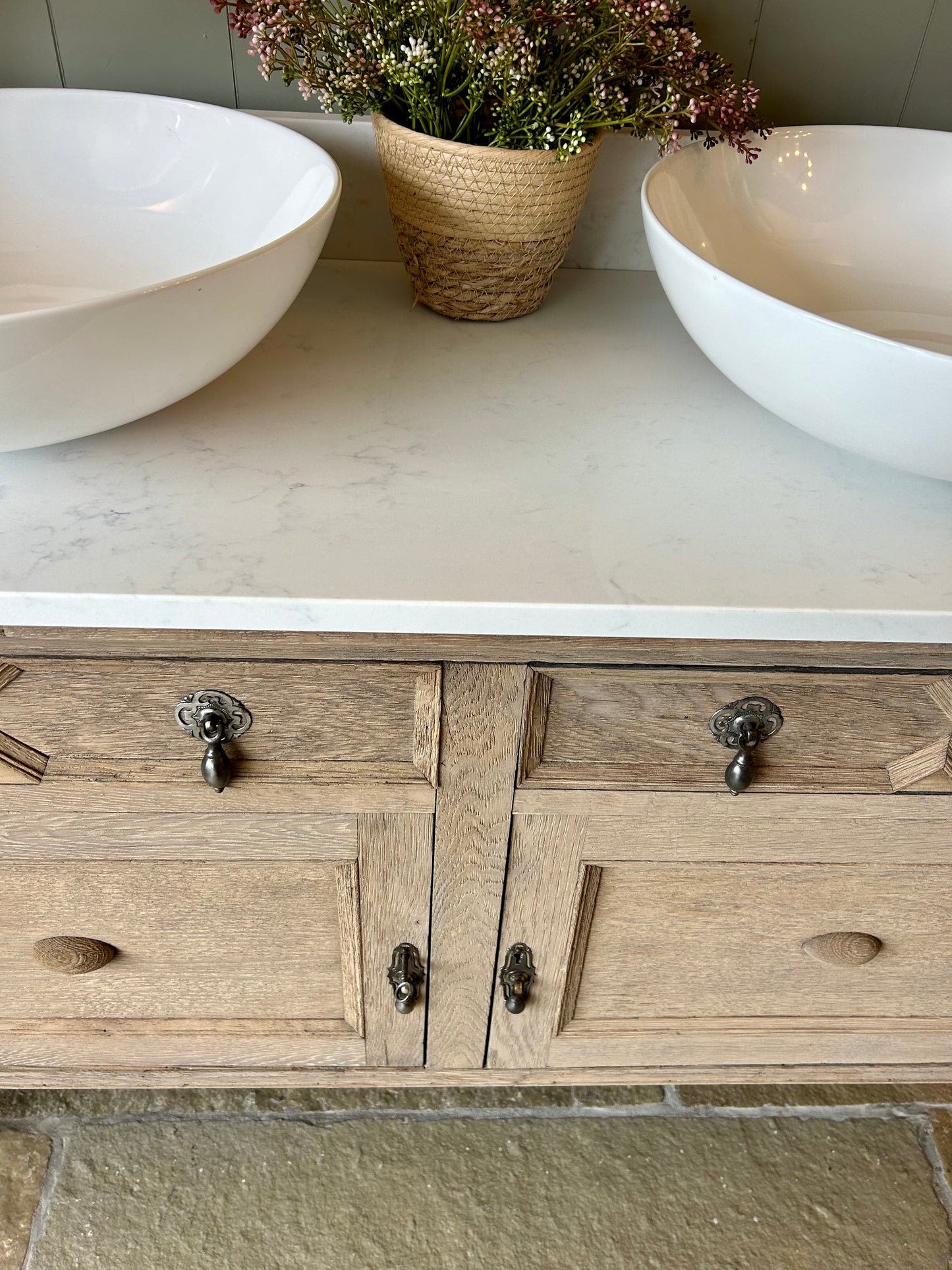 Rustic Weathered Oak Double Vanity Sink, quartz top, Upstand and two basins. (123cm wide)