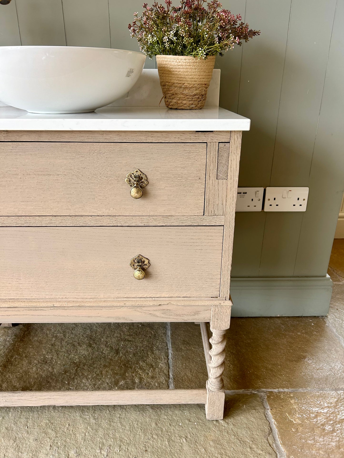 Solid Oak Vanity Sink with Quartz top, Upstand and basin 79cm wide