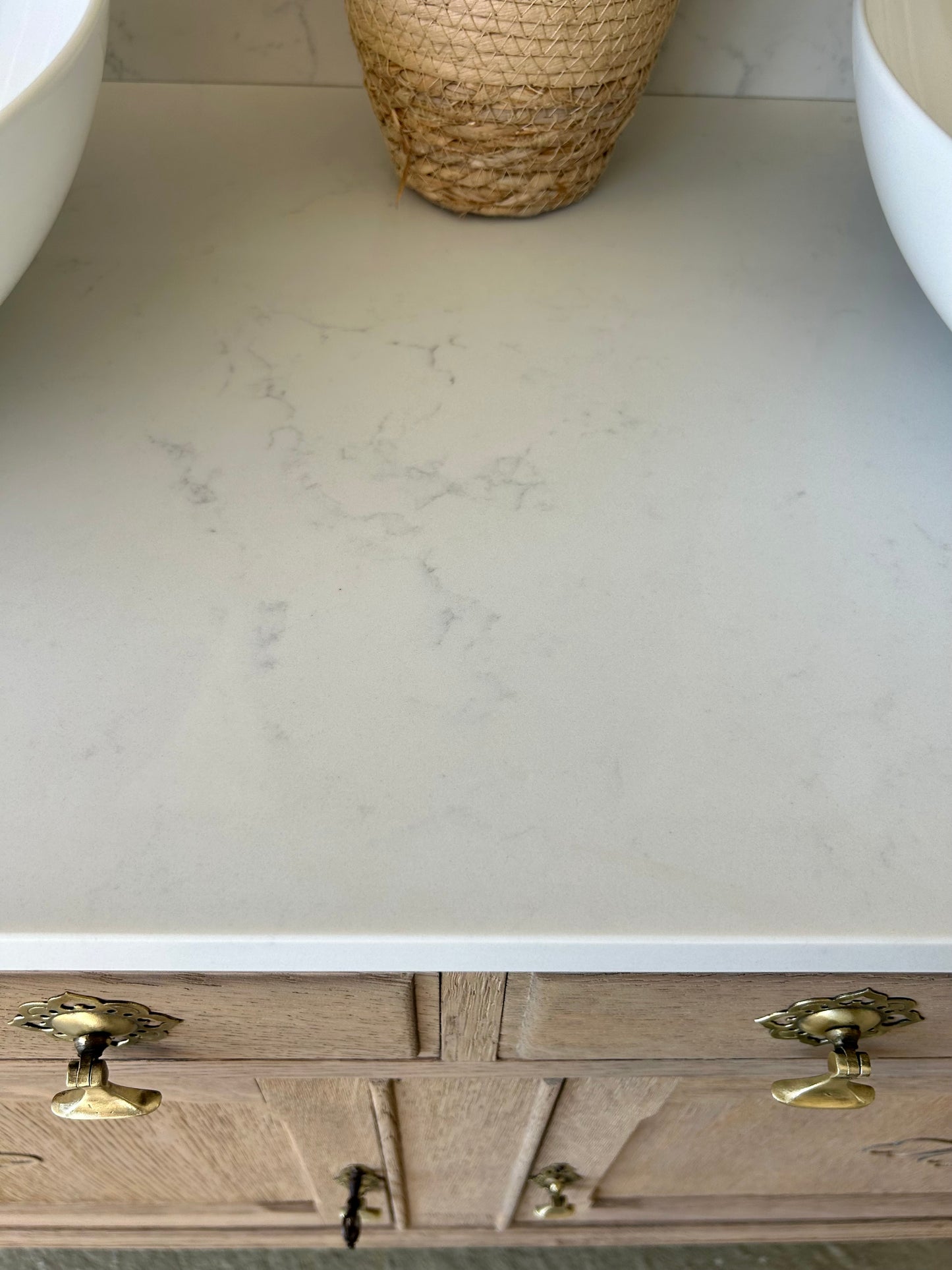 Vintage Double Vanity Sink, Quartz top, Upstand and basins 123cm wide