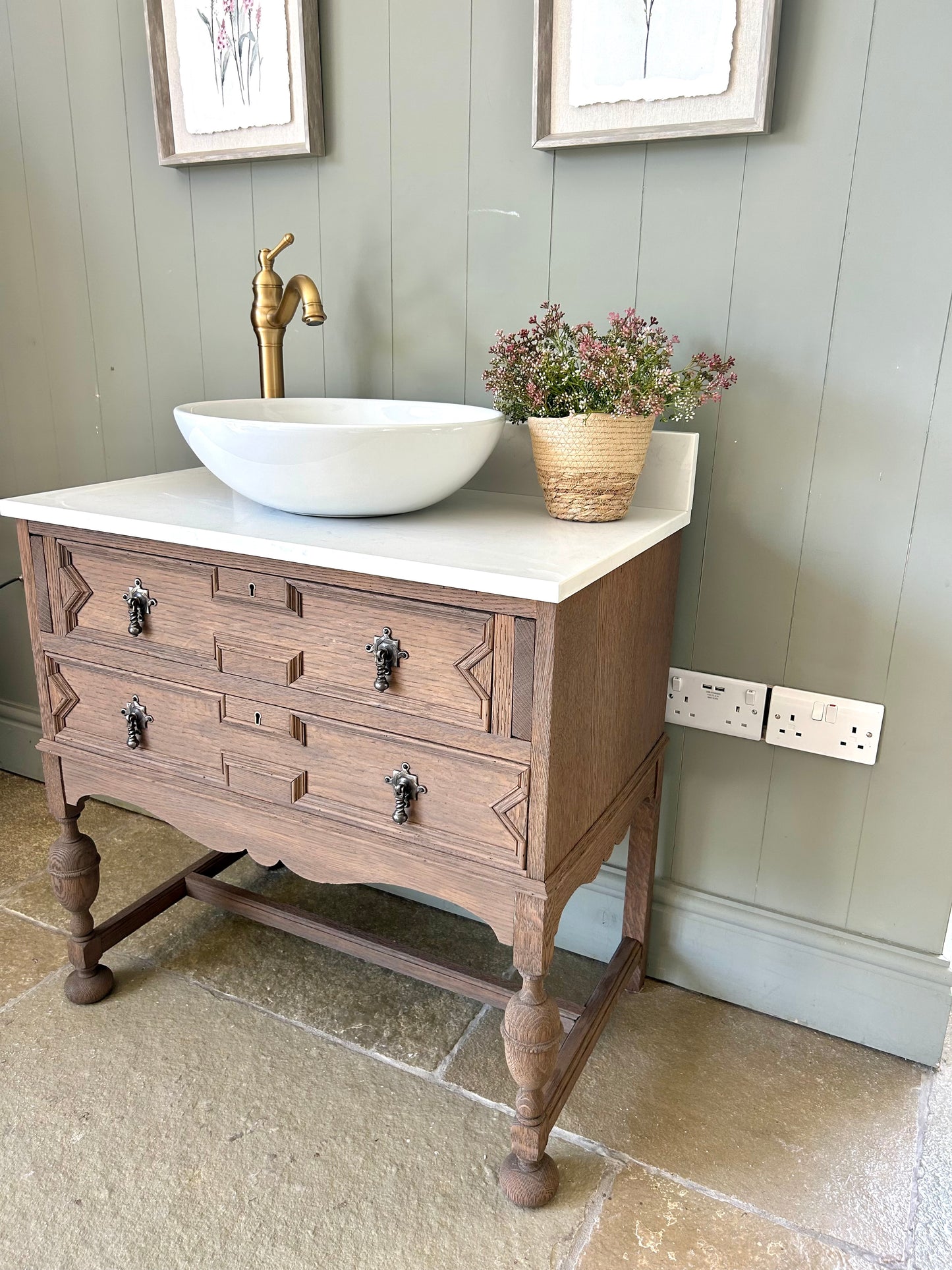 Vintage Single Mid Oak Vanity Sink, Quartz top, Upstand and basin (78cm wide)