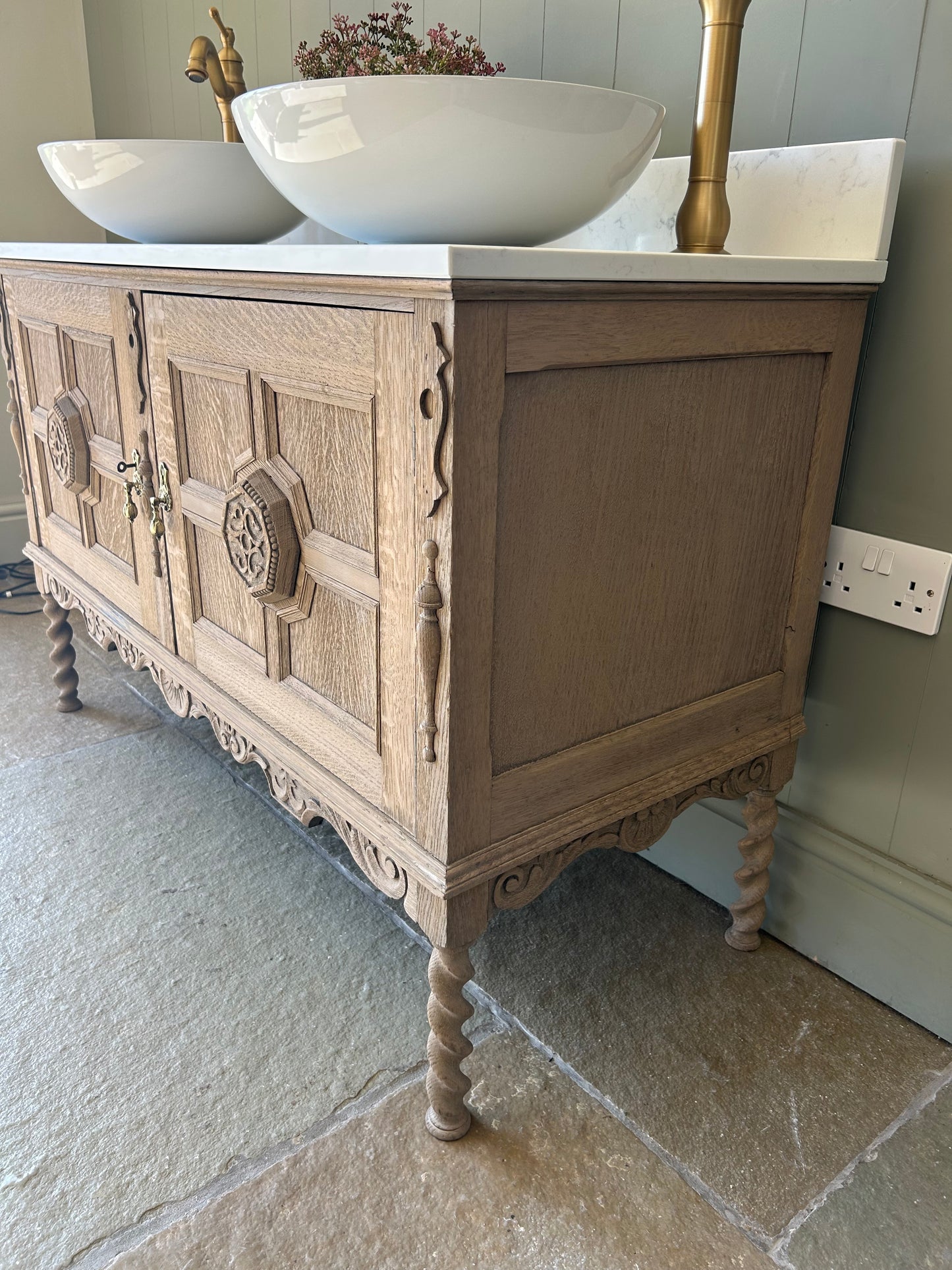 Ornate Vintage Double Vanity Sink, quartz top, Upstand and basins. 121cm wide