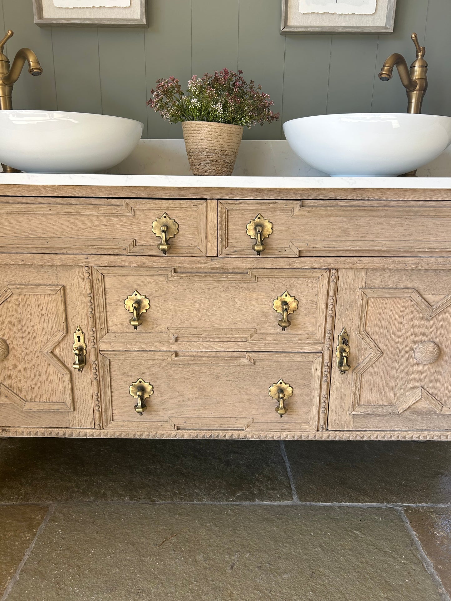 Vintage Oak Double vanity sink (147cm wide) quartz top, Upstand and basins