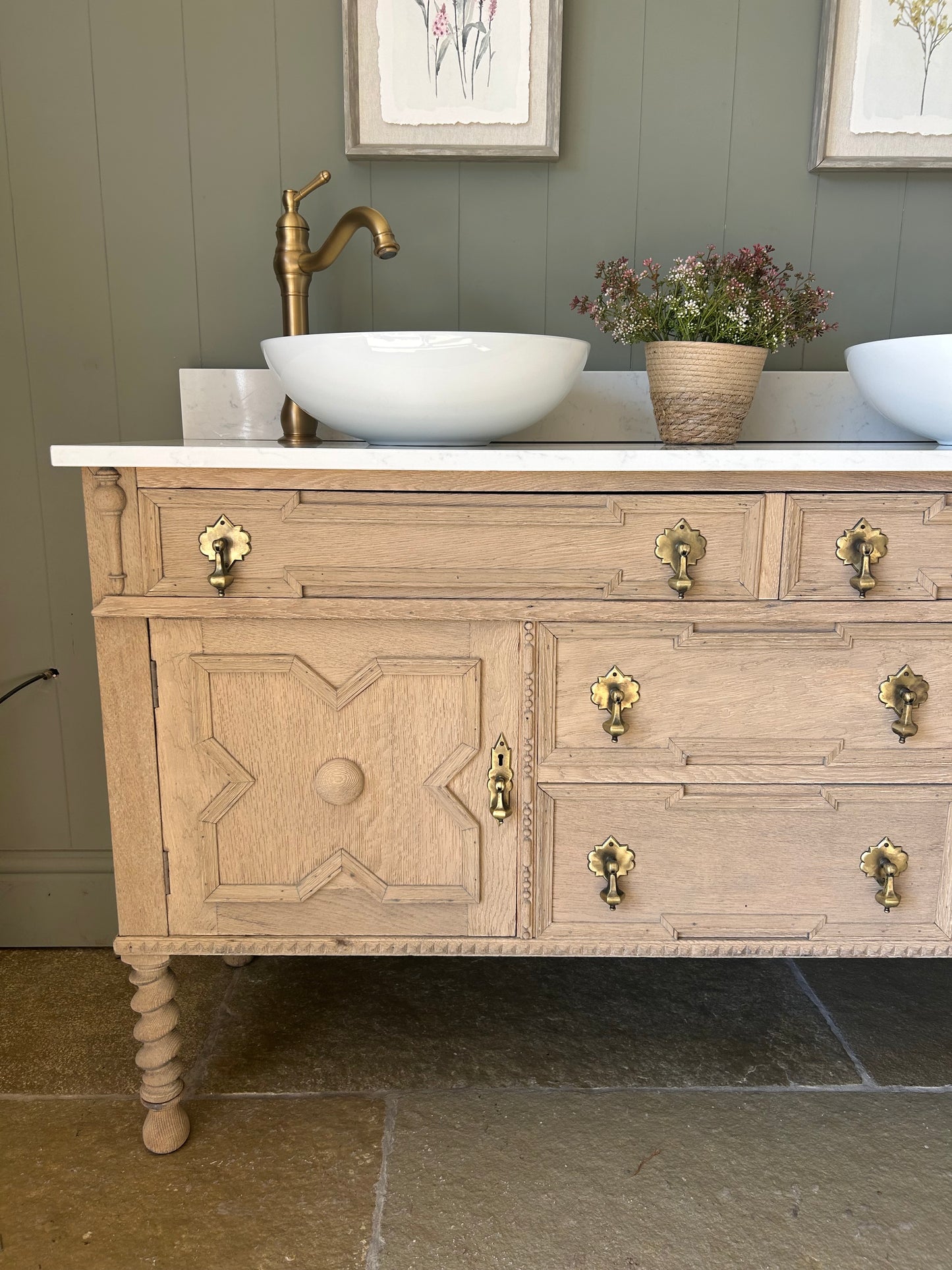 Vintage Oak Double vanity sink (147cm wide) quartz top, Upstand and basins