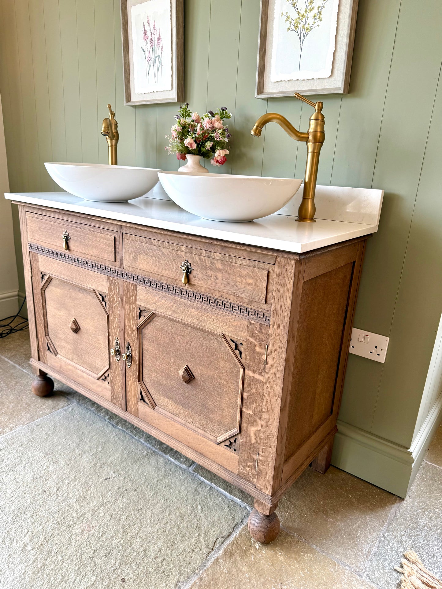Vintage Oak Double Vanity Sink, Quartz top, Upstand and basins. (124cm wide)