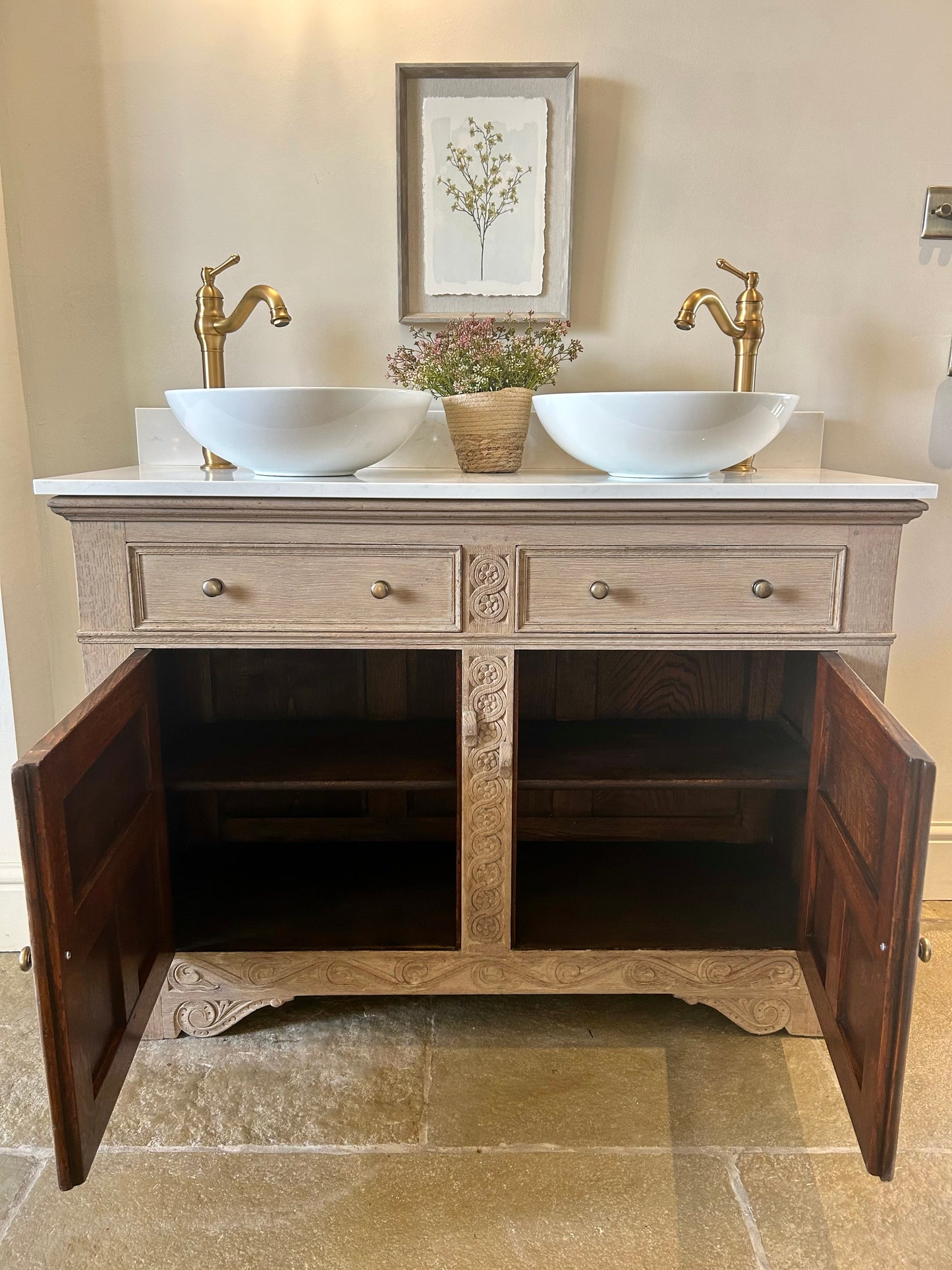 Vintage Double Vanity Sink with Marble/quartz top, Upstand and basins. 123cm Wide.