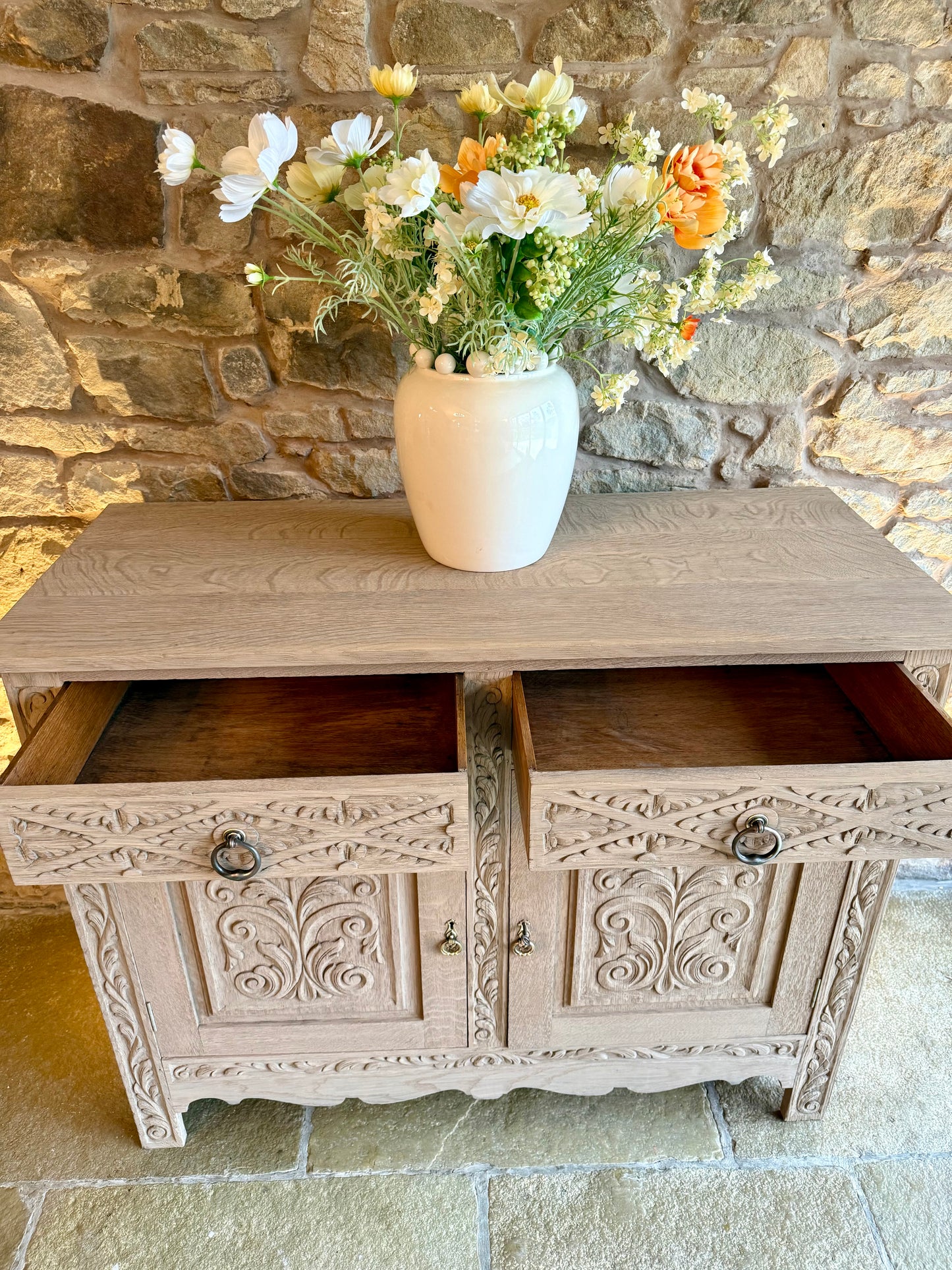 Antique Oak Sideboard with Beautiful Carvings (121 cm)