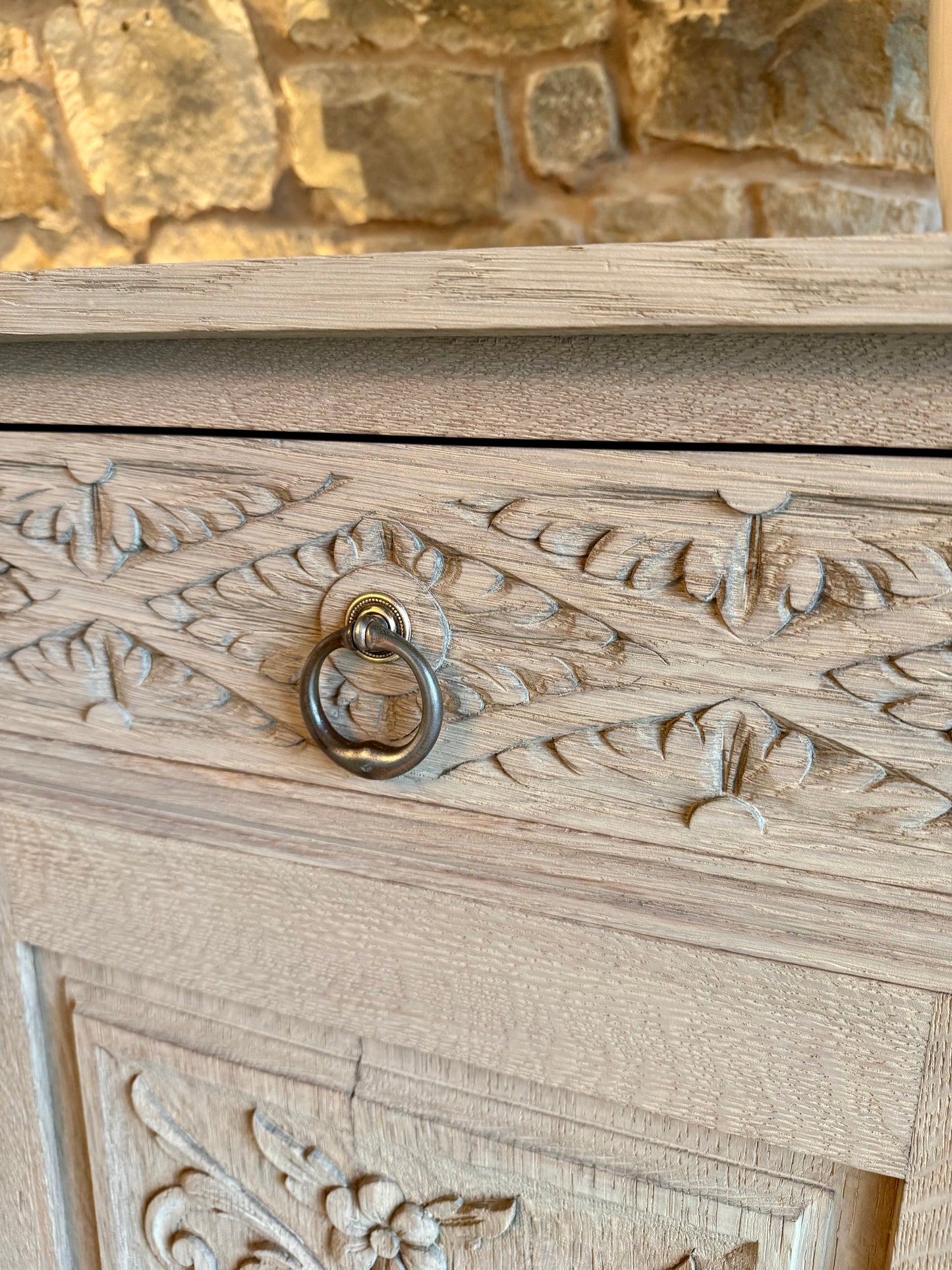 Antique Oak Sideboard with Beautiful Carvings (121 cm)