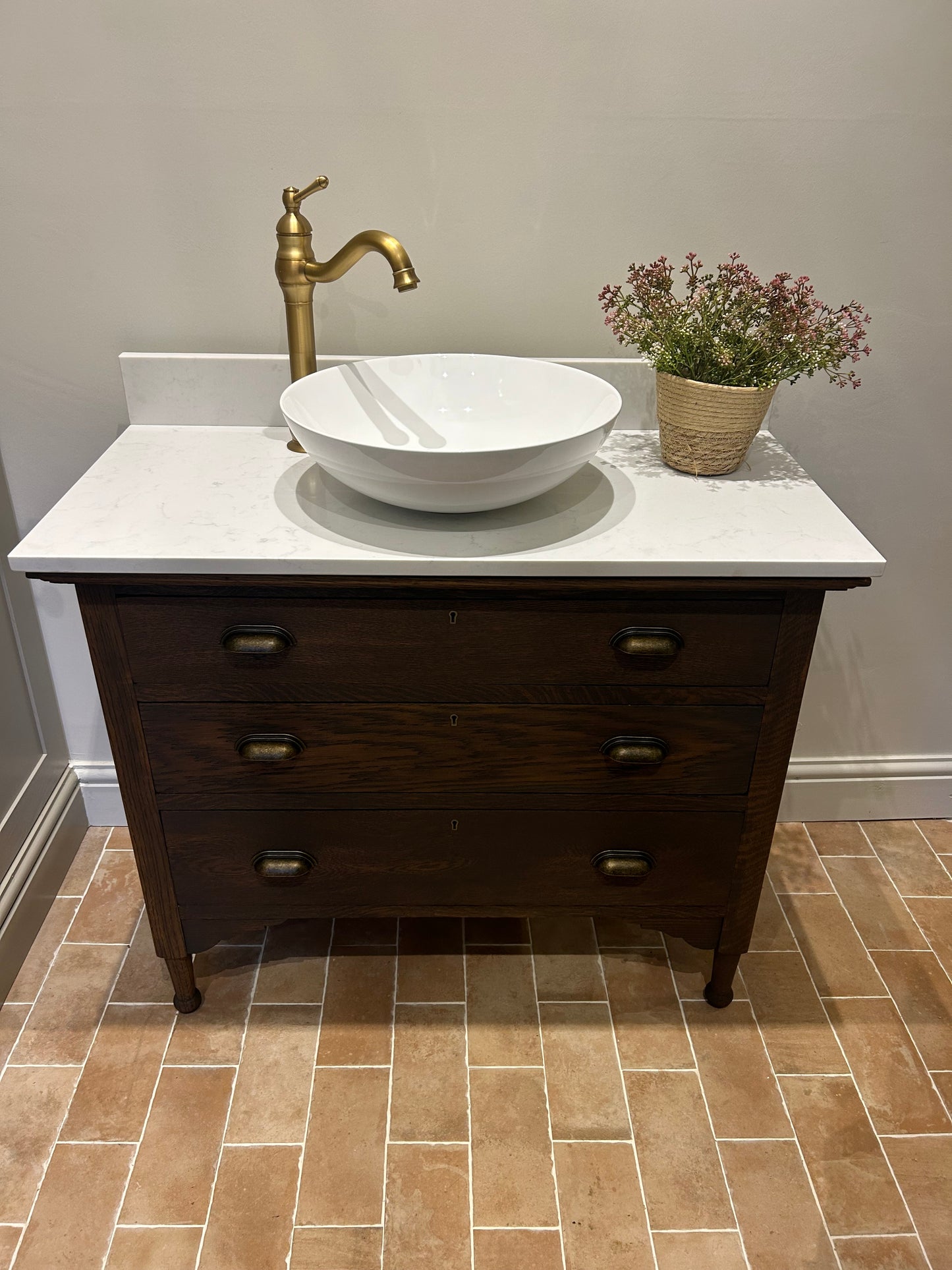 Single Solid Dark Oak Vanity Sink with quartz/marble top, basin and Upstand. 93.5cm wide