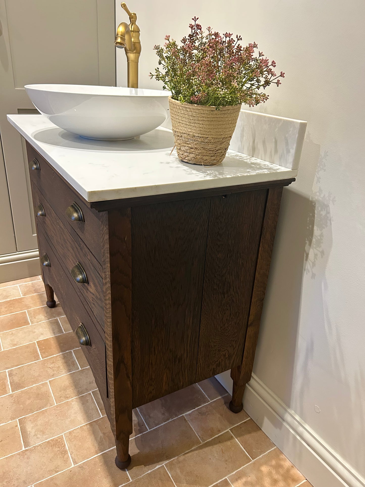 Single Solid Dark Oak Vanity Sink with quartz/marble top, basin and Upstand. 93.5cm wide