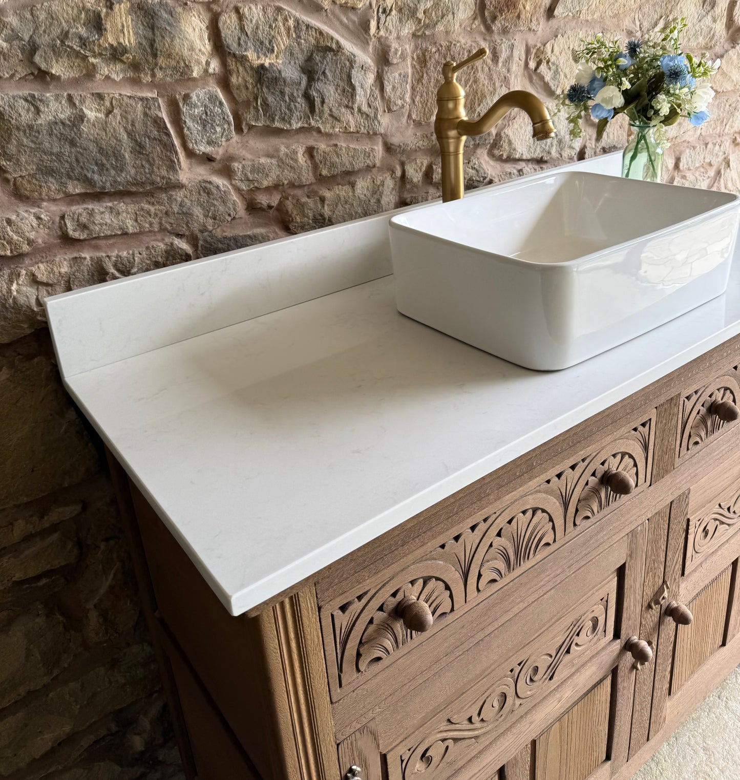 Vintage Vanity Sink Unit, Carrara Quartz Top, Upstand and Basin. (124cm wide)