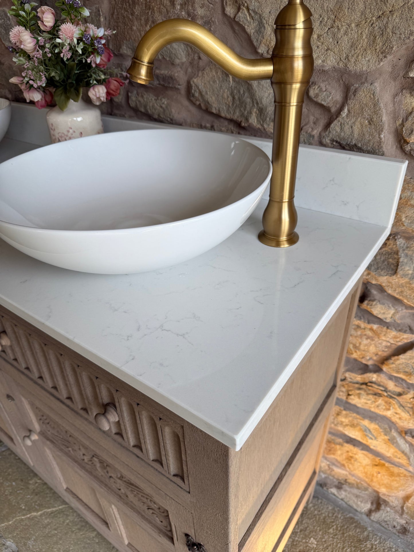 Solid Oak Double Vanity Sink Unit, Quartz Top, Upstand and two basins. (127cm wide)