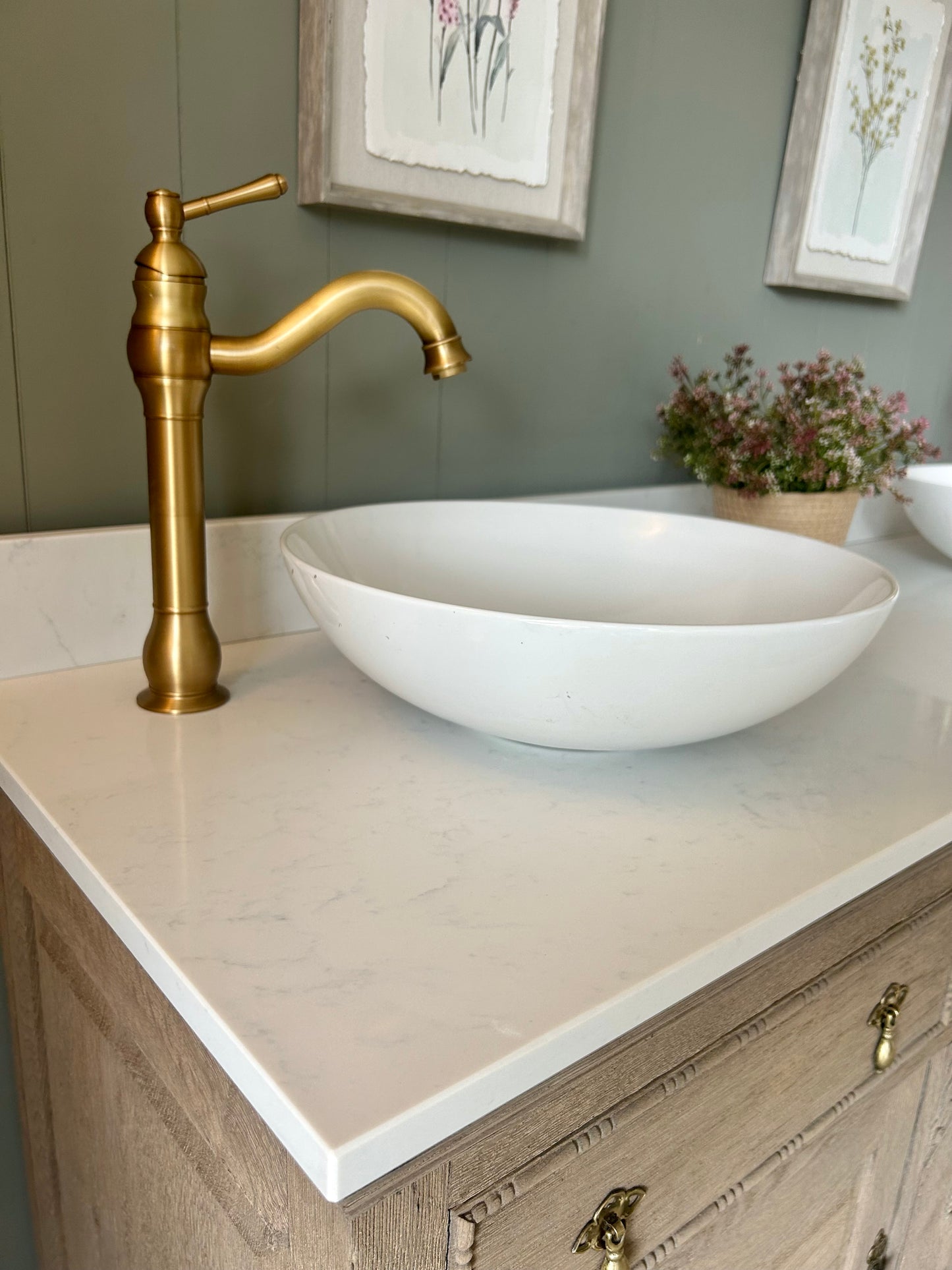 Large Double Vanity Sink 152.5cm wide. Solid light Oak, quartz top and basins.