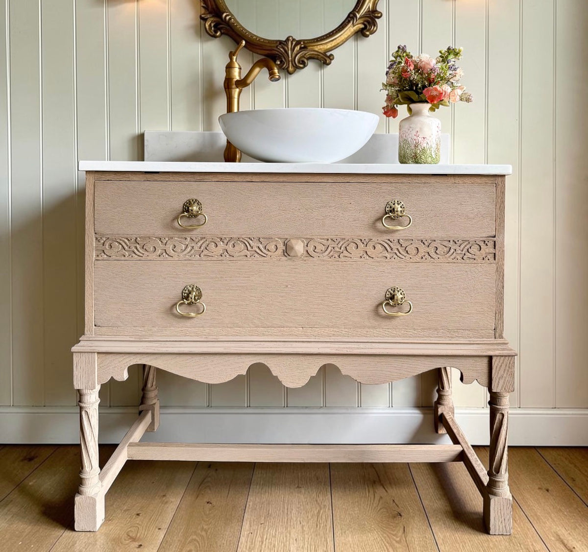 Single Vintage Oak Vanity Sink Unit, Quartz top, Upstand and basin. (90cm wide)