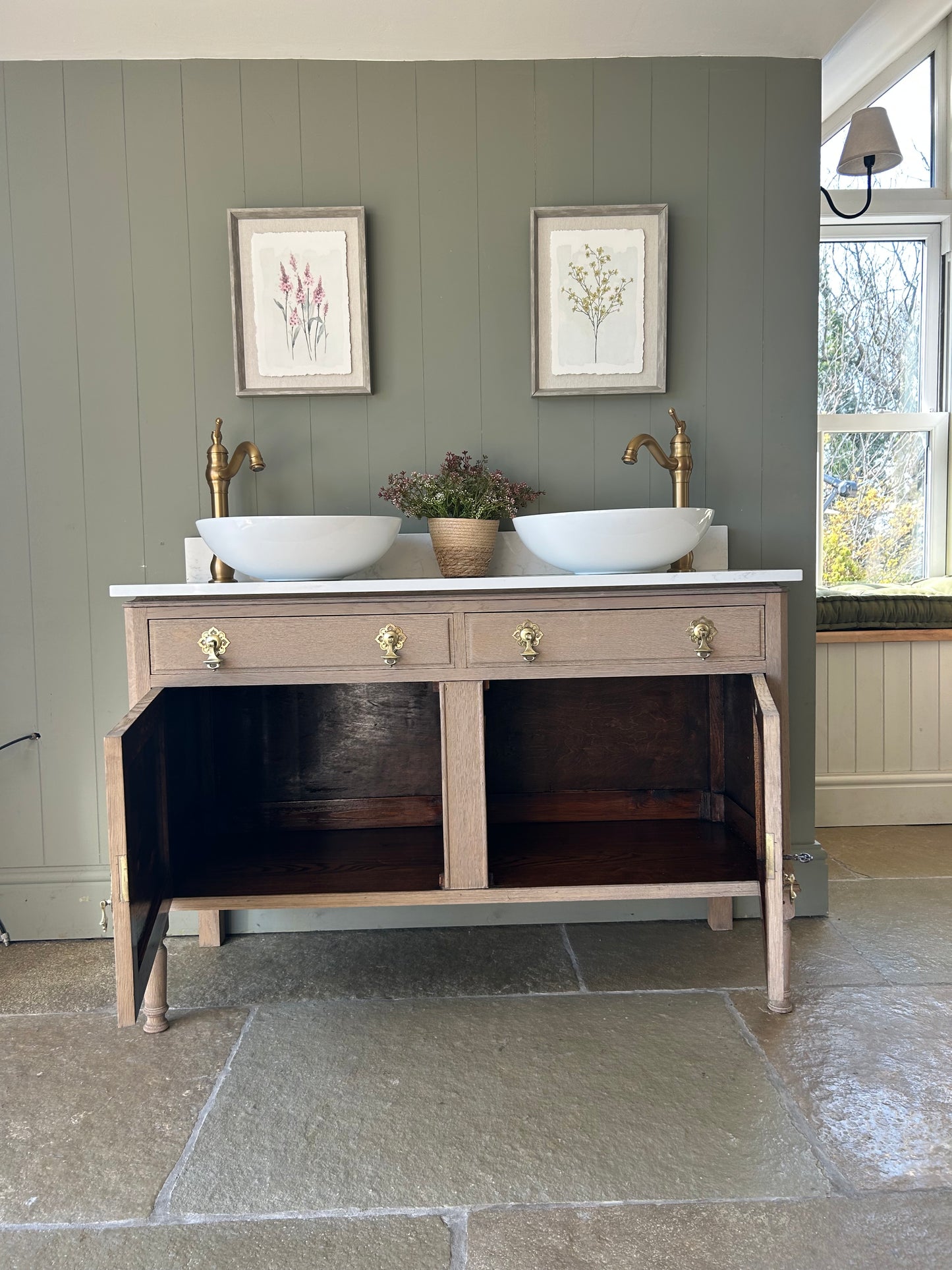 Vintage Double Vanity Sink, Quartz top, Upstand and basins 123cm wide