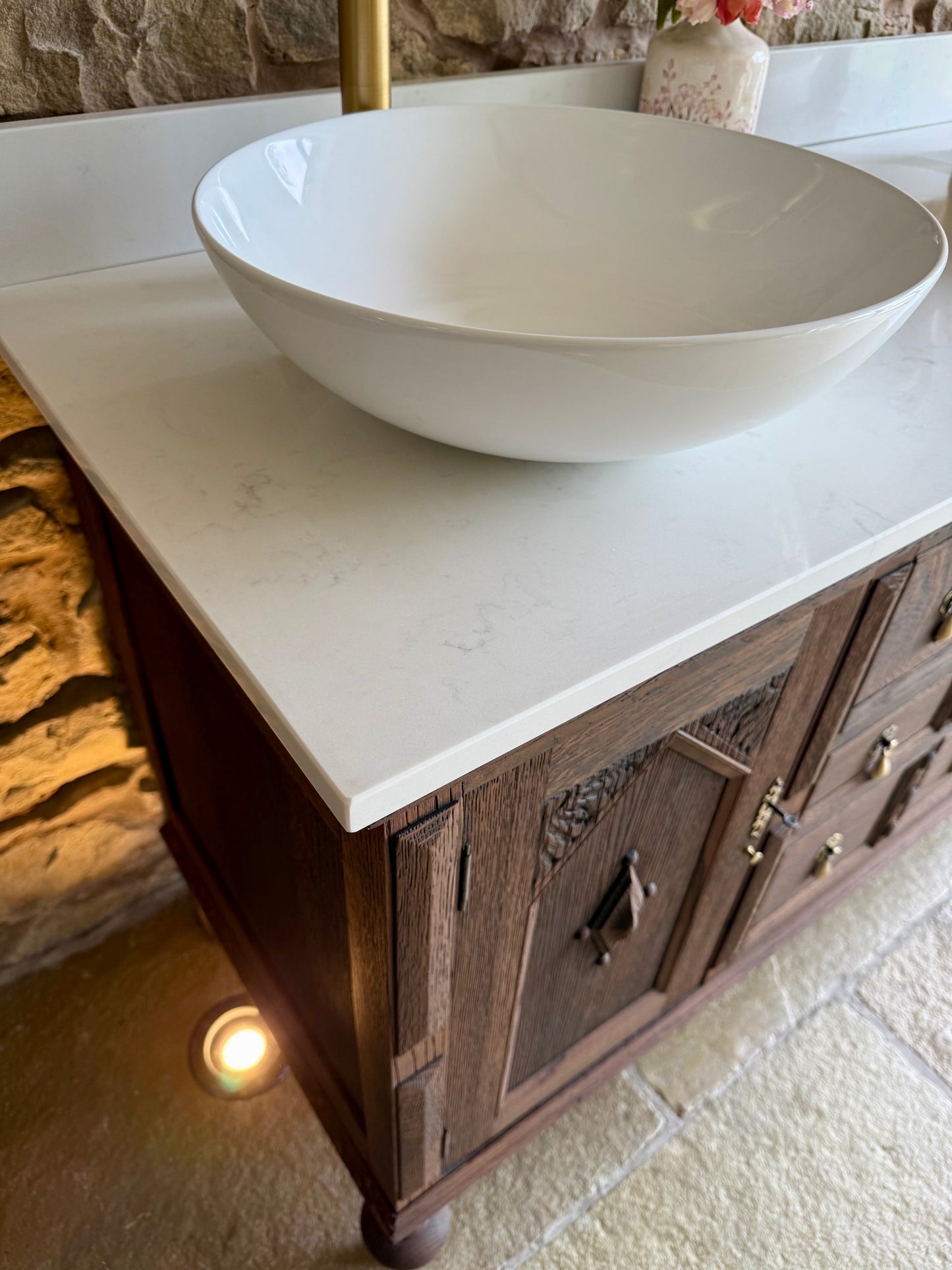 Classic Dark Oak Double Vanity Sink Unit, Quartz Top, Upstand and Two Basins (138cm wide)
