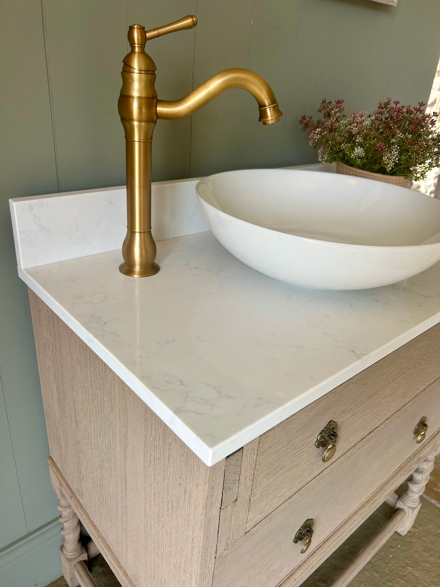 Solid Oak Vanity Sink with Quartz top, Upstand and basin 79cm wide