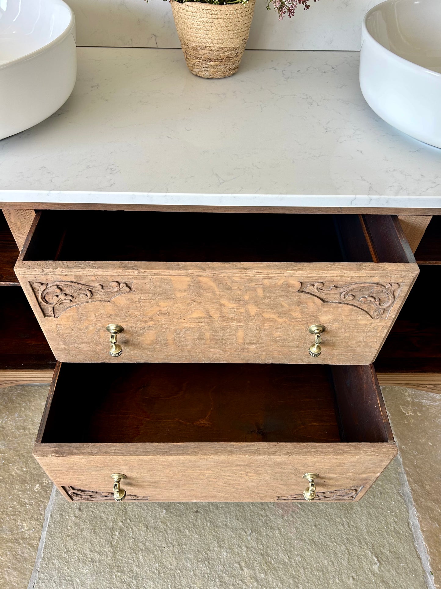 Beautiful large Double Vanity sink, Carrara Quartz top, countertop basins and upstands. ( 155cm wide)