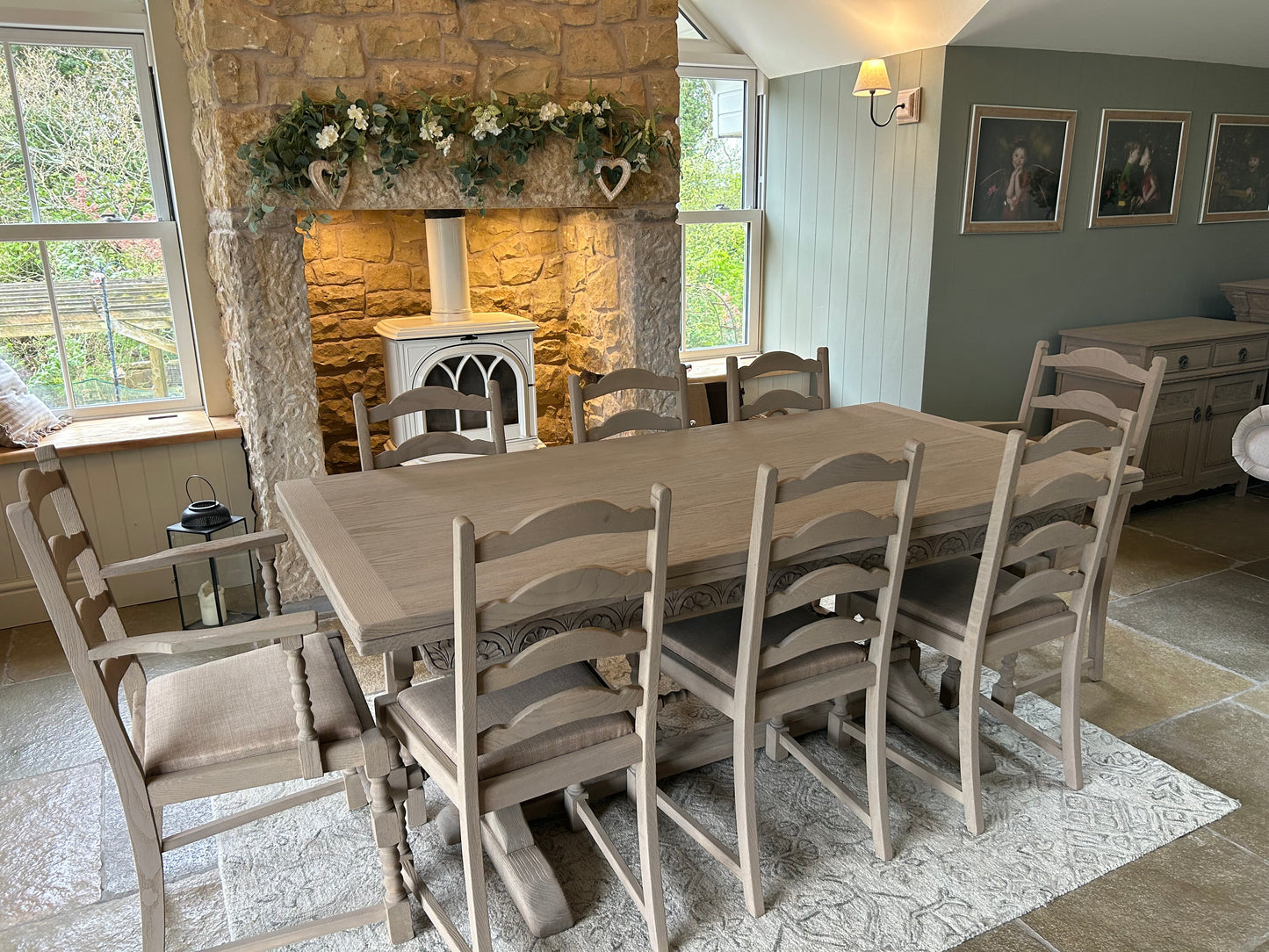 Extra large Extending Weathered Oak 6 Seater Dining Set.