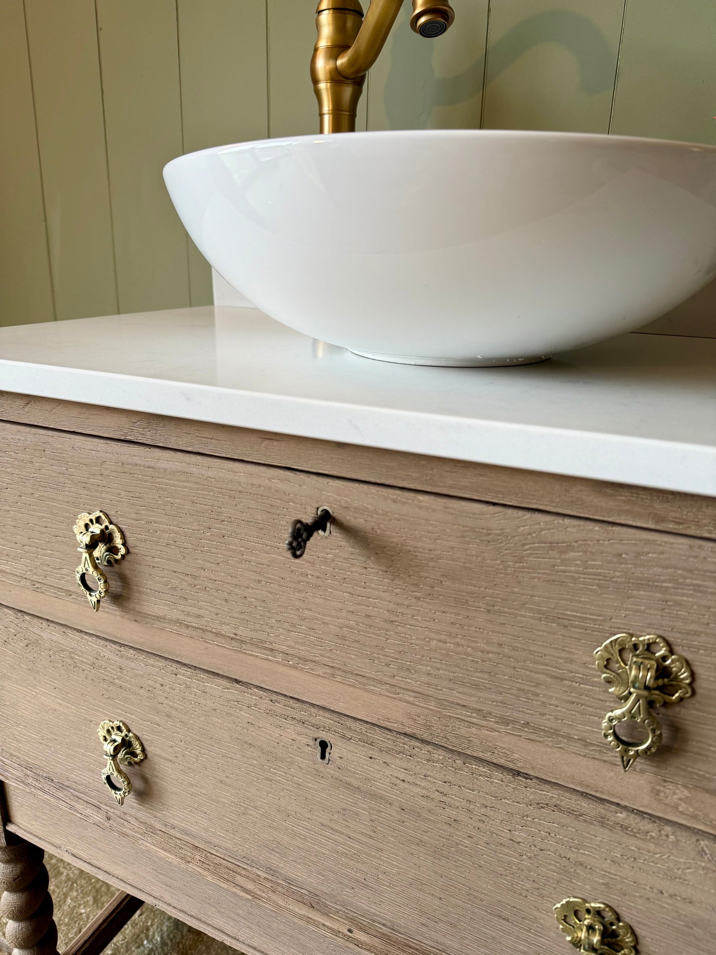 Beautiful Vintage Solid Oak Vanity Sink Unit, Quartz top, Upstand and basin. (75 cm wide)
