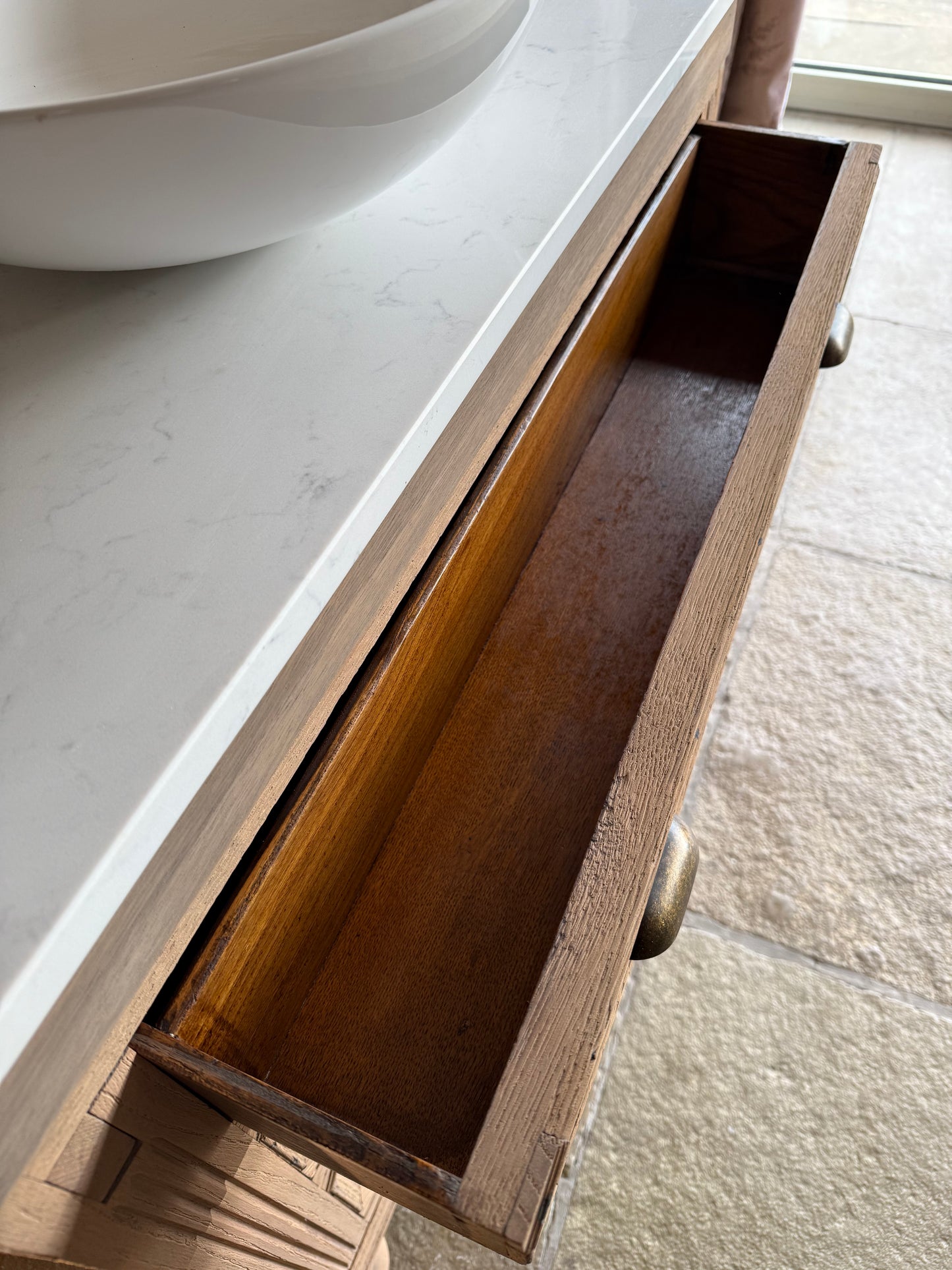 Vintage Oak Sink Unit, Carrara Quartz Top, Upstand and Basin (91cm)