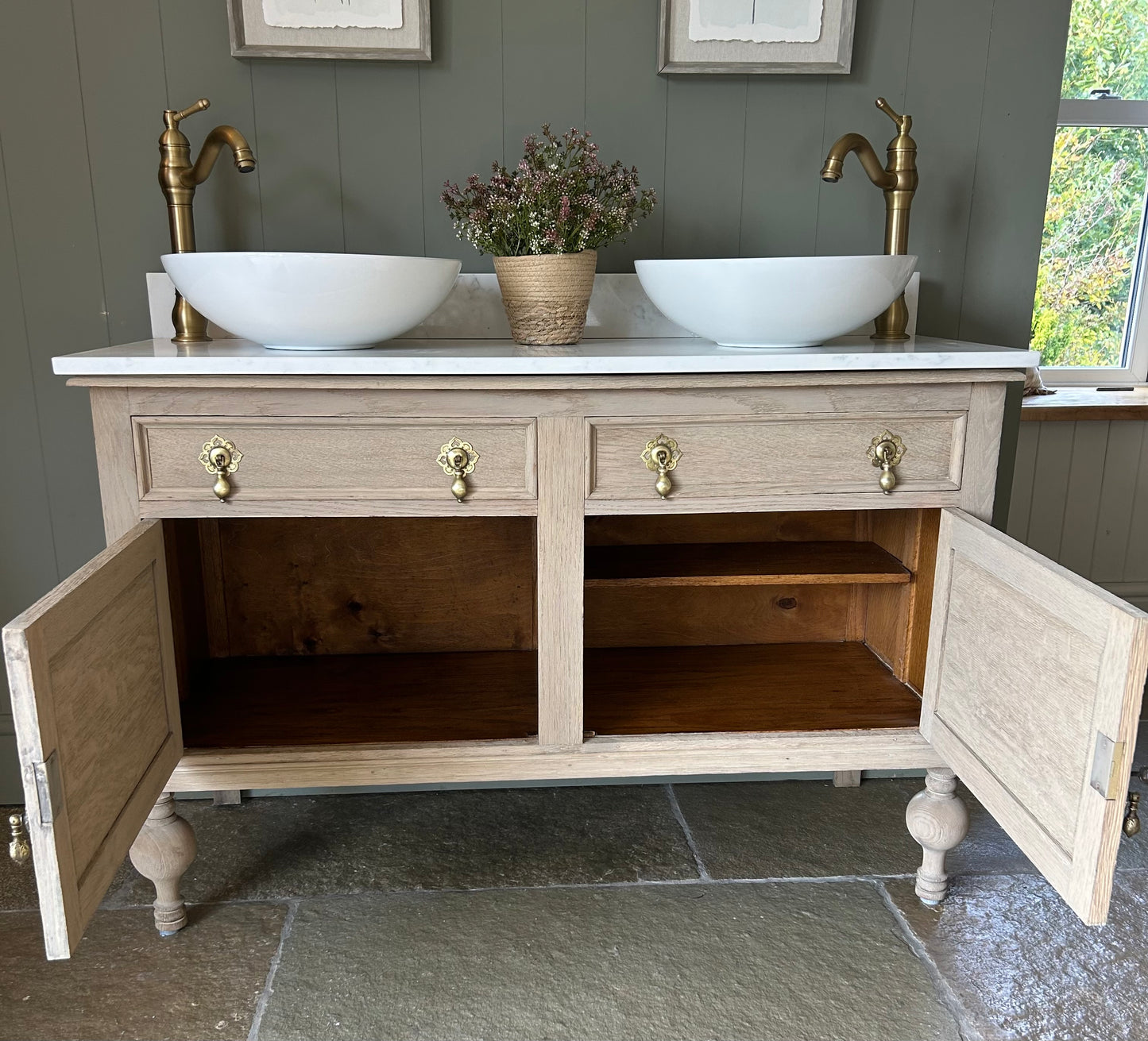 Double Vanity Sink with Quartz top finished in Weathered Oak 124 cm wide.