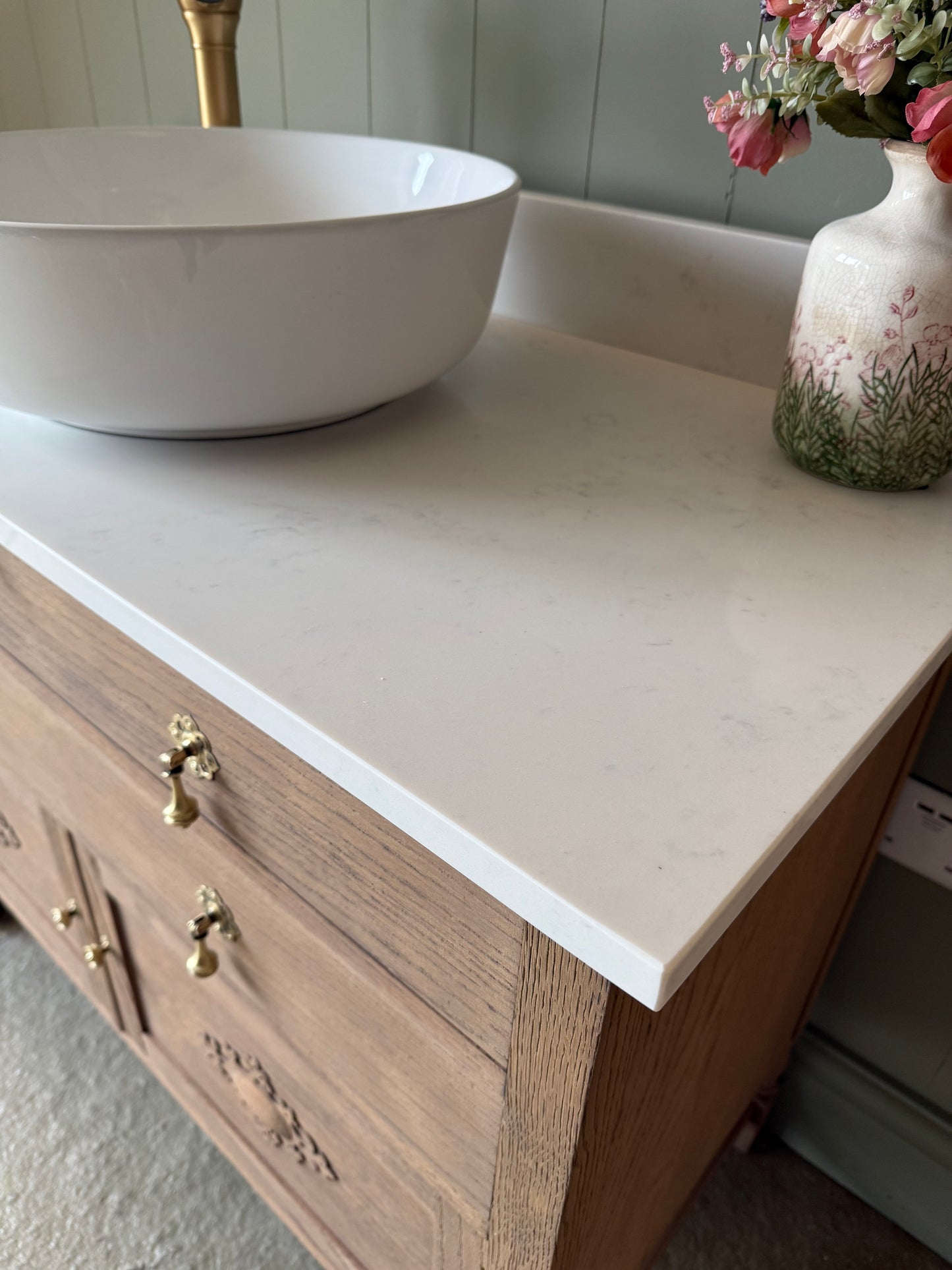Vintage Single Vanity Sink (mid oak), Carrara Quartz top, Upstand and  basin (101cm wide)