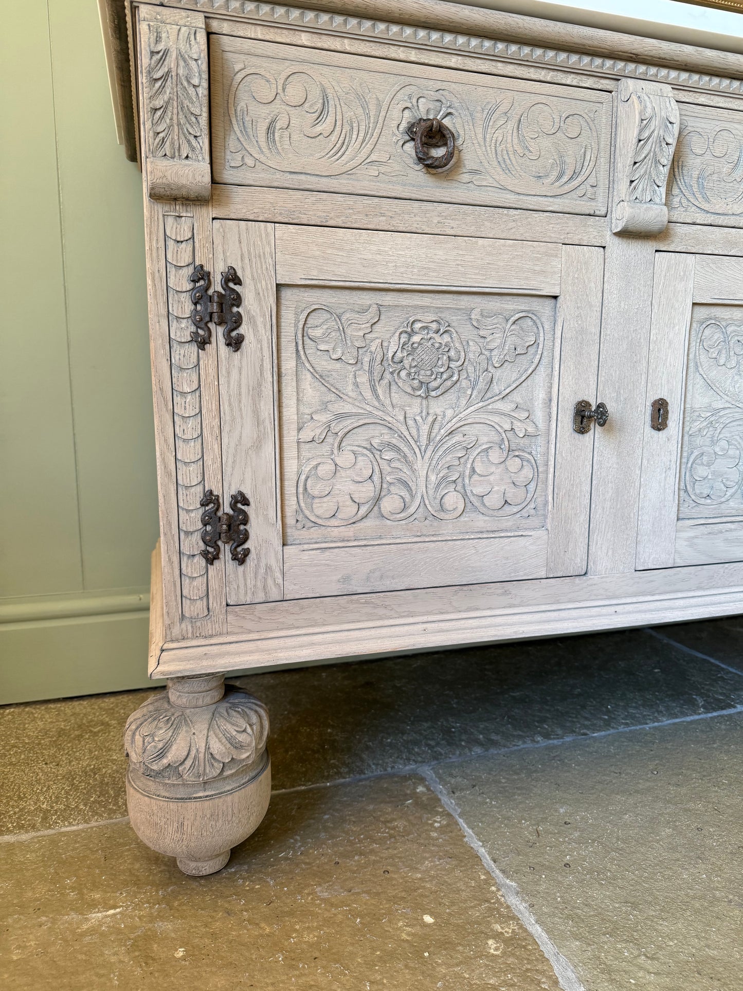 Solid Oak Vintage Double Vanity Sink Unit, Quartz top, Upstand and two basins