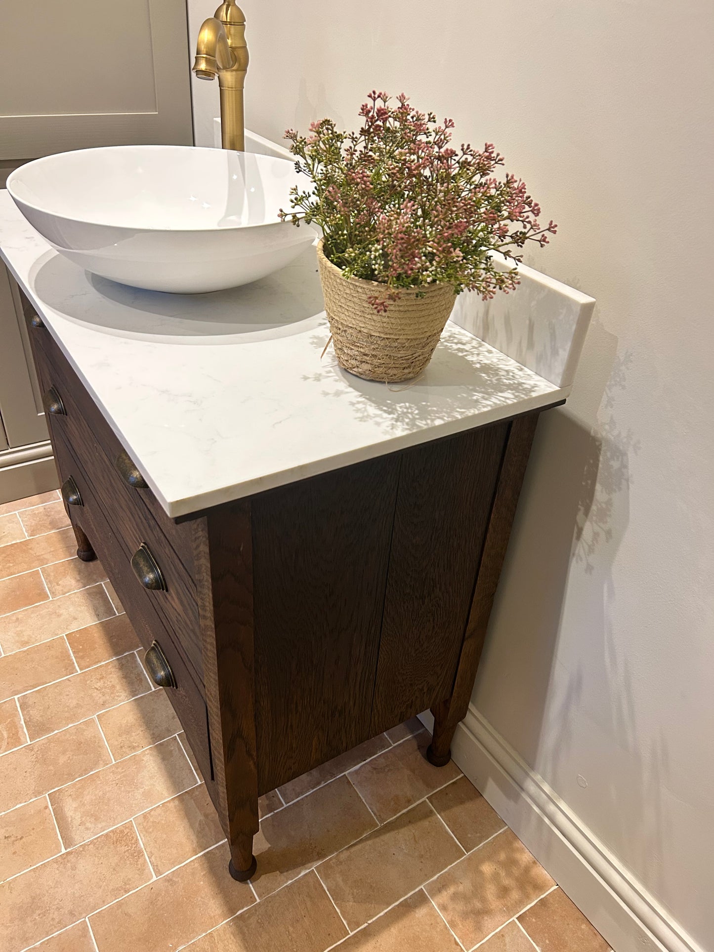 Single Solid Dark Oak Vanity Sink with quartz/marble top, basin and Upstand. 93.5cm wide