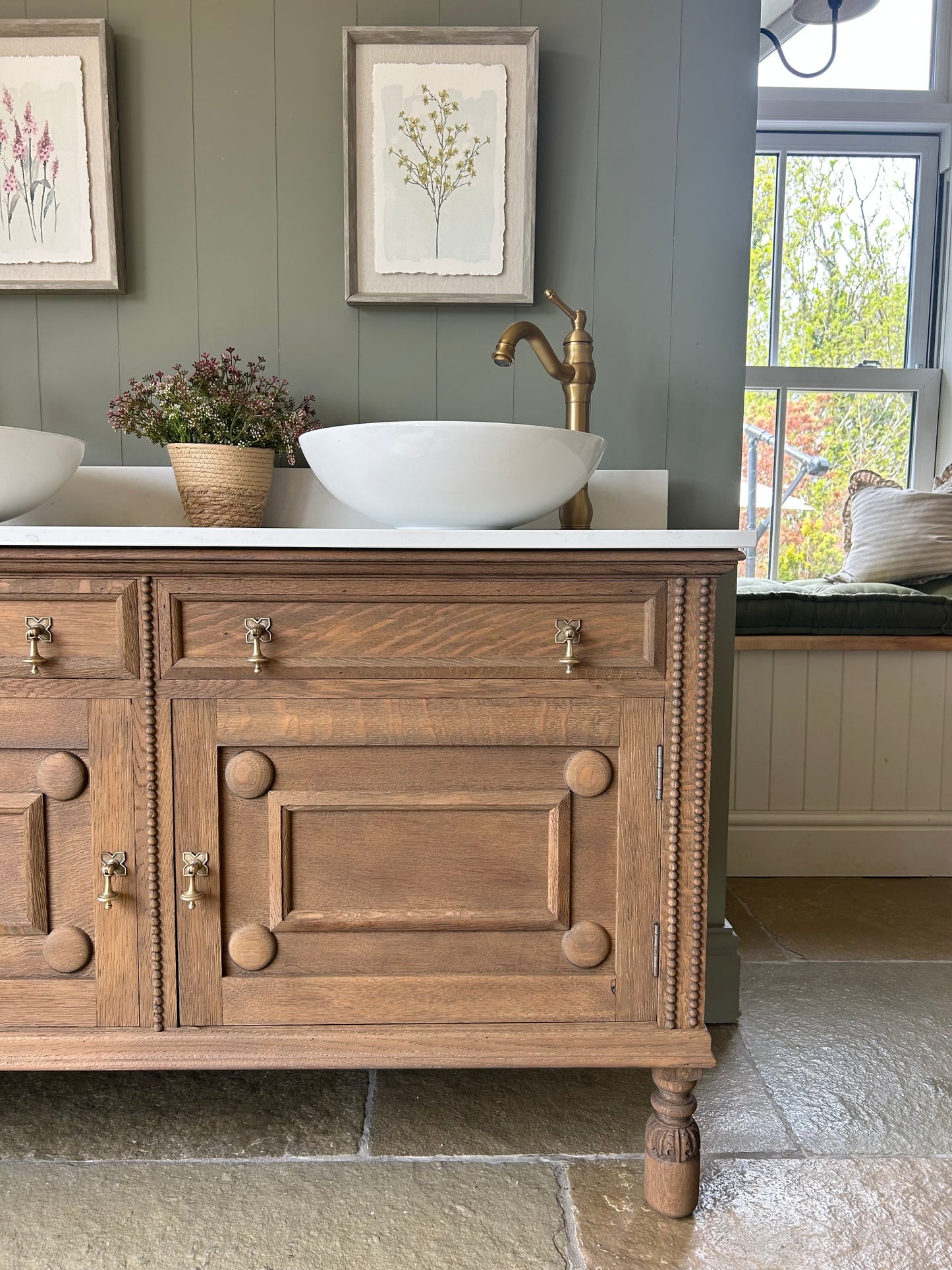 Vintage Double Vanity Sink, Quartz top, Upstand and two countertop basins. (139cm wide)