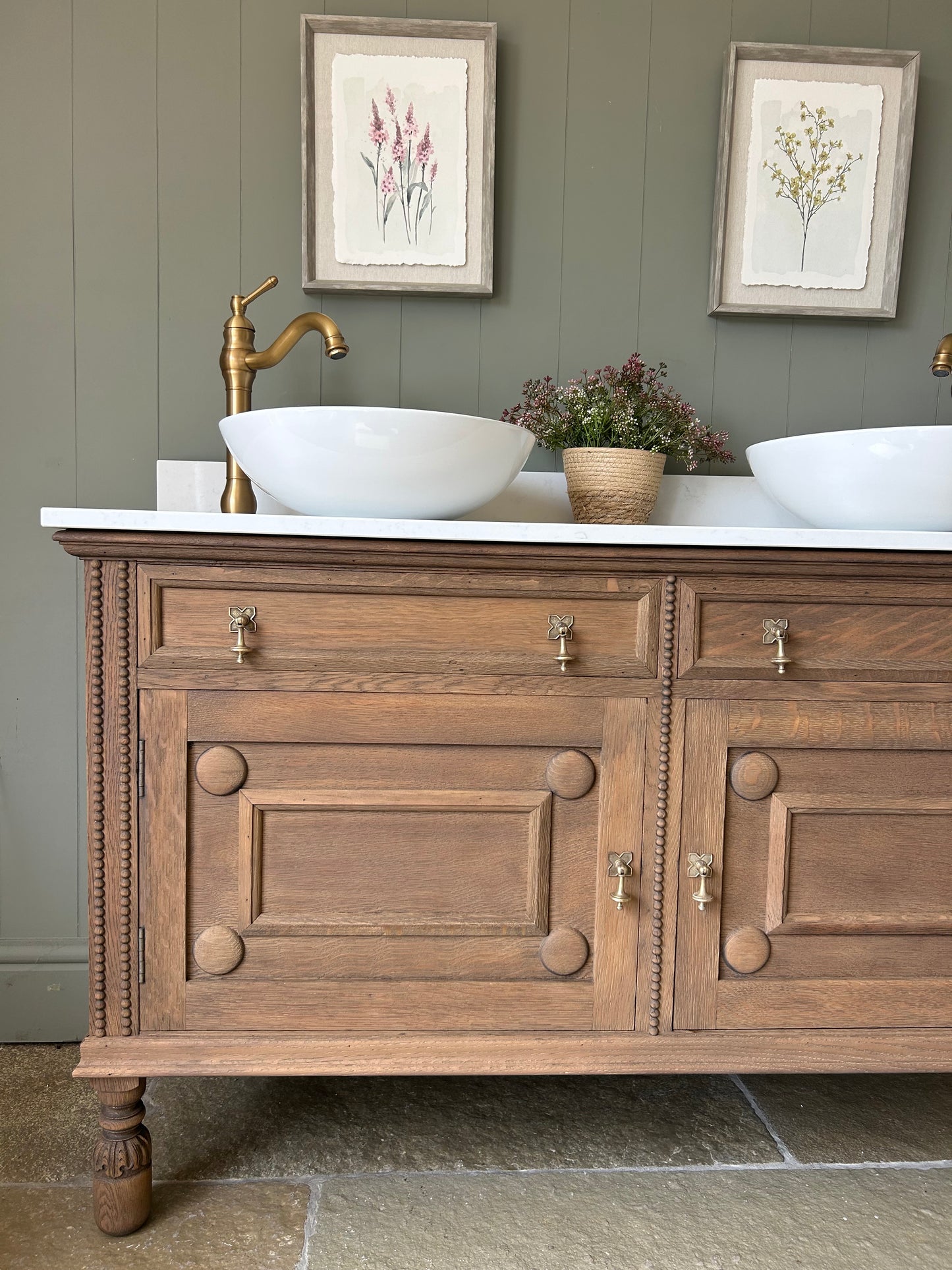 Vintage Double Vanity Sink, Quartz top, Upstand and two countertop basins. (139cm wide)