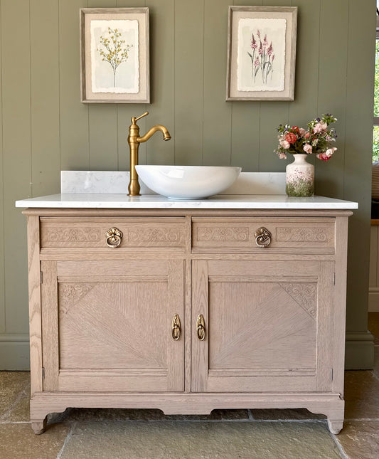 Single Vintage Vanity Sink, Carrara Quartz top, Upstand and basin (111cm wide)