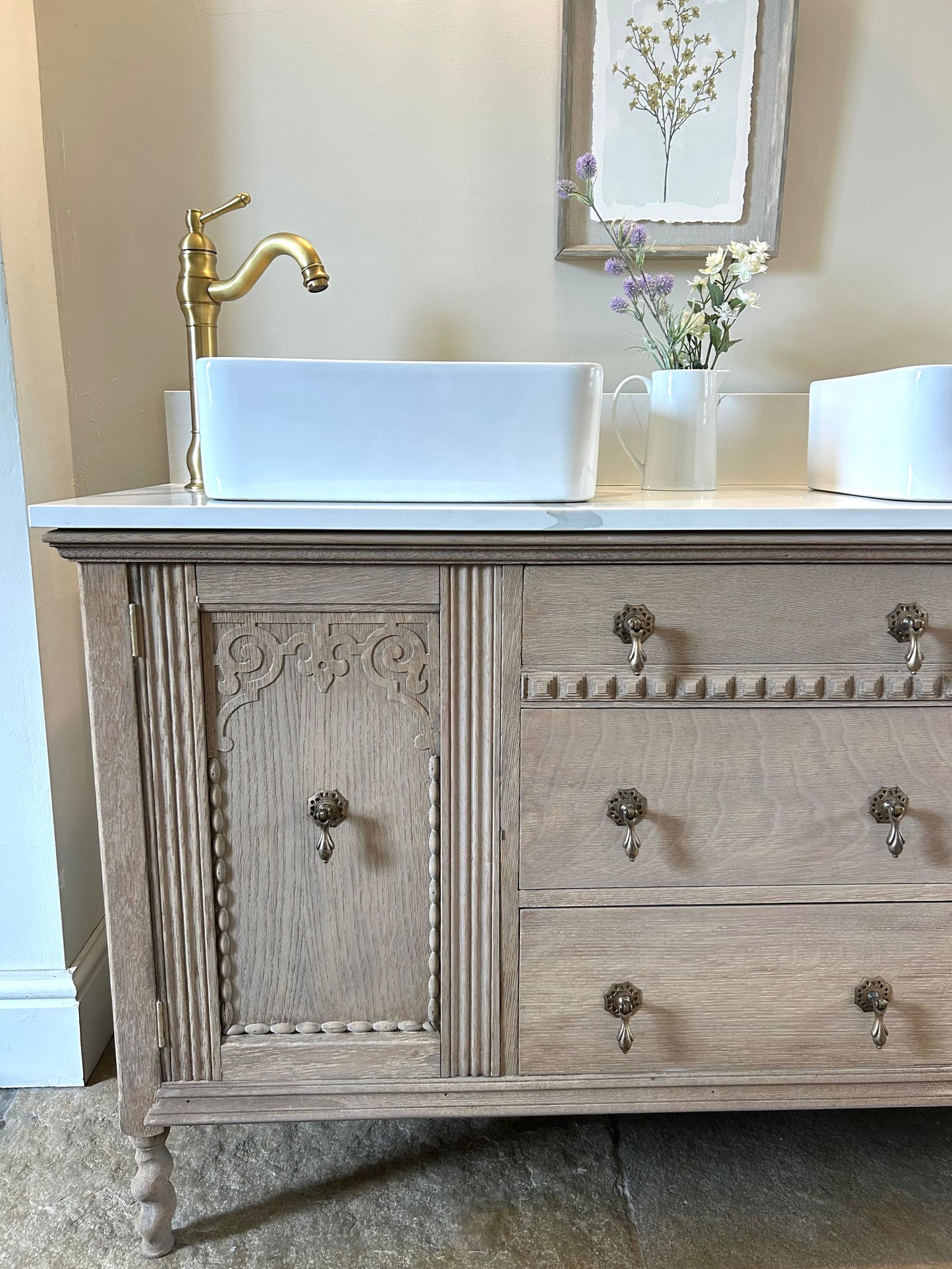 Large Double Vanity Sink Unit.