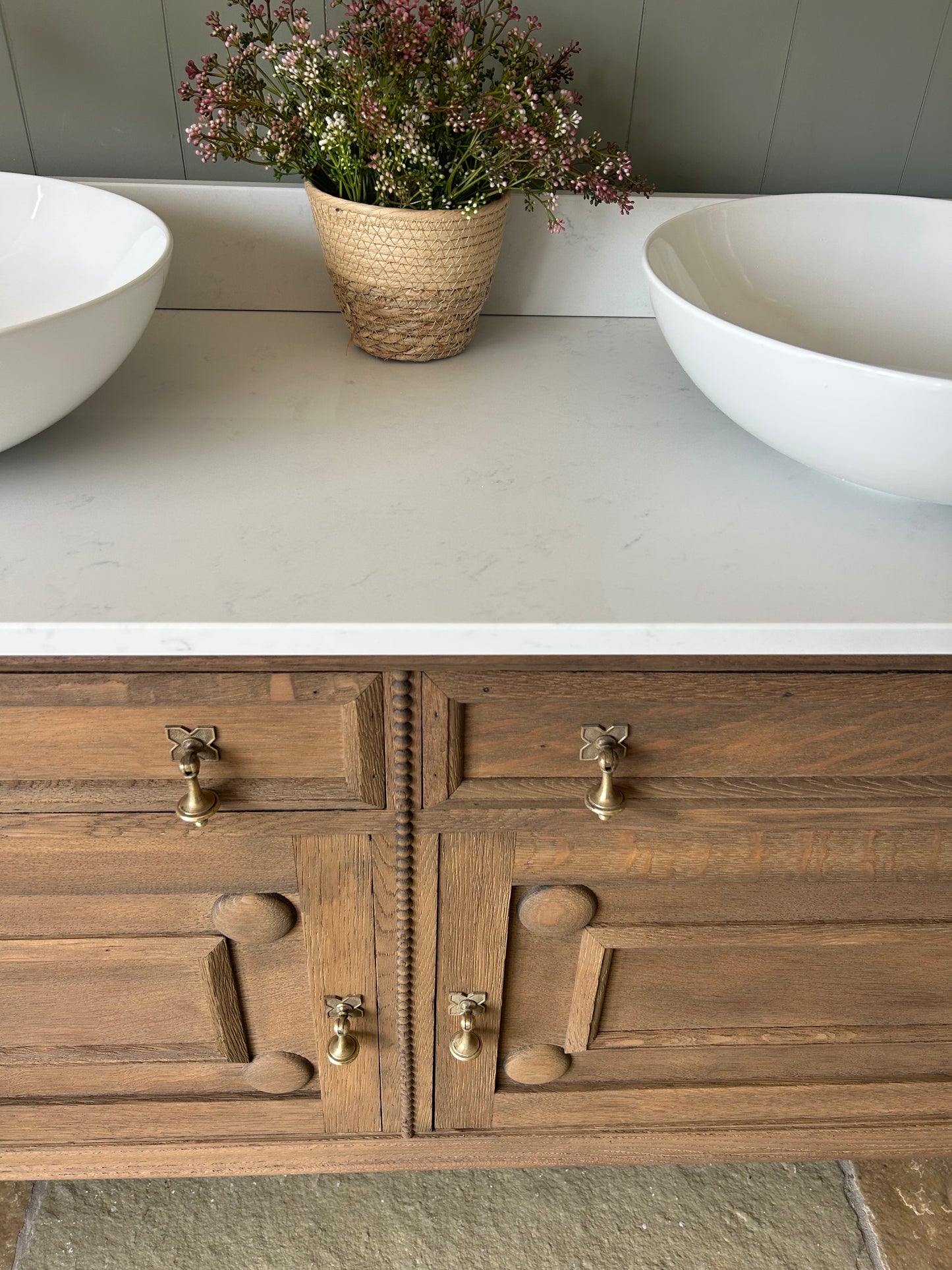 Vintage Double Vanity Sink, Quartz top, Upstand and two countertop basins. (139cm wide)