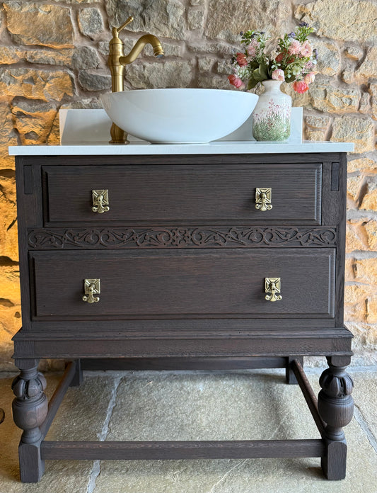 Small Vintage vanity Sink, Quartz top, Upstand and basin. (75.5cm wide)