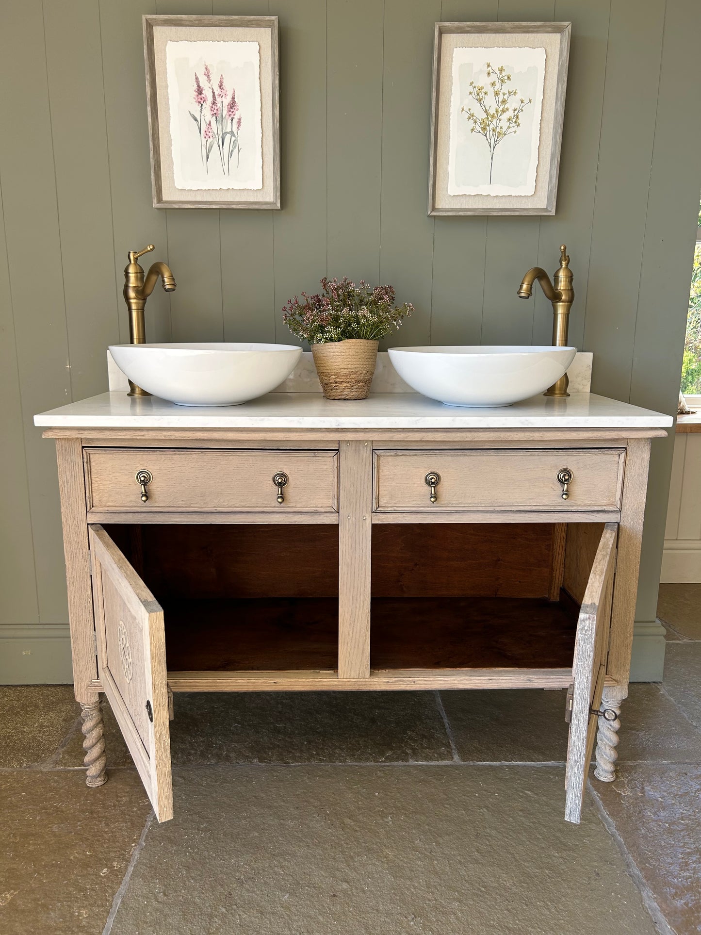 Rustic Double Vanity Sink with Marble top Upstand and Basin. (119.5cm wide)